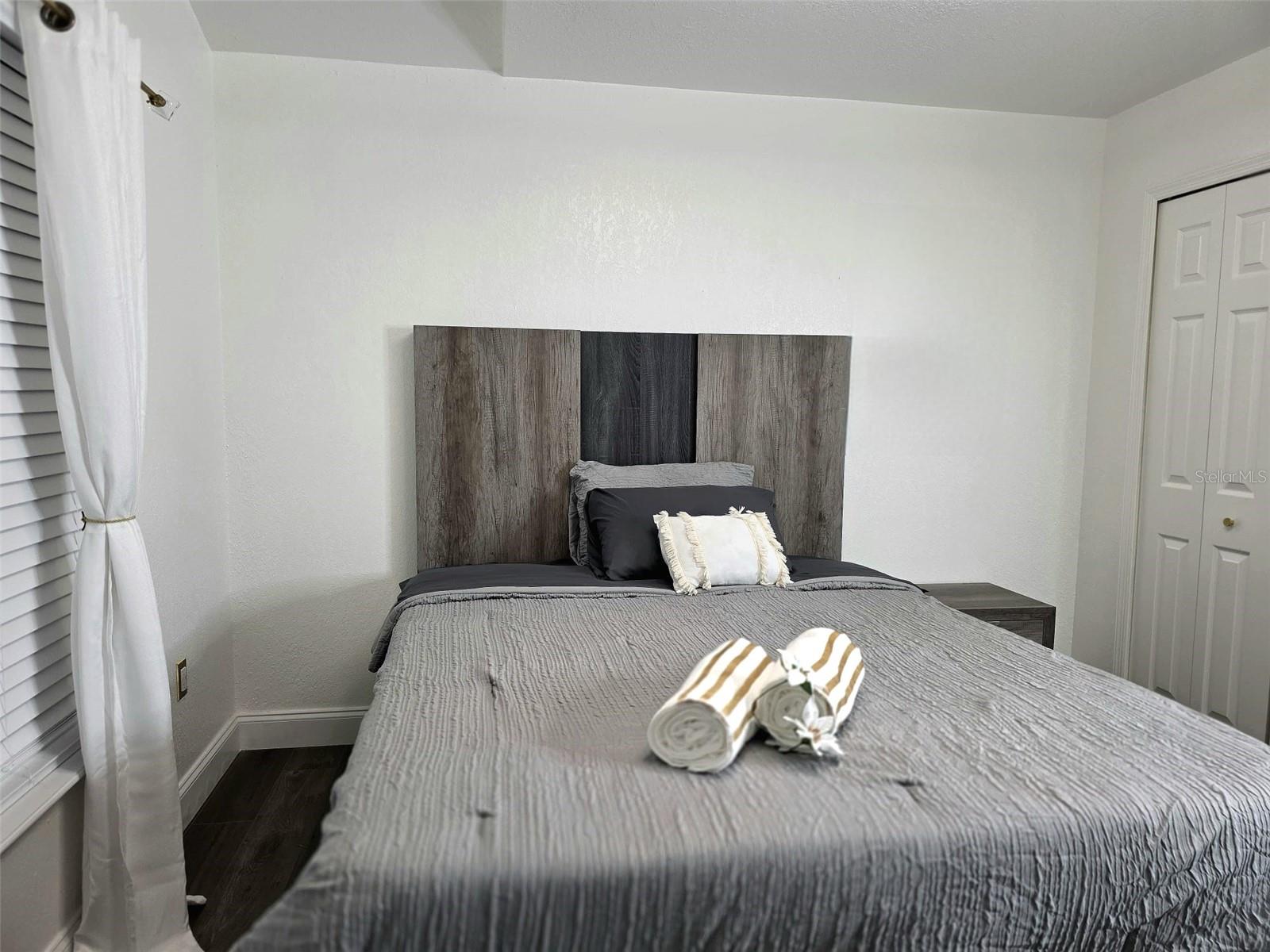 Image 4 of 36 For 24921 Ravello Street