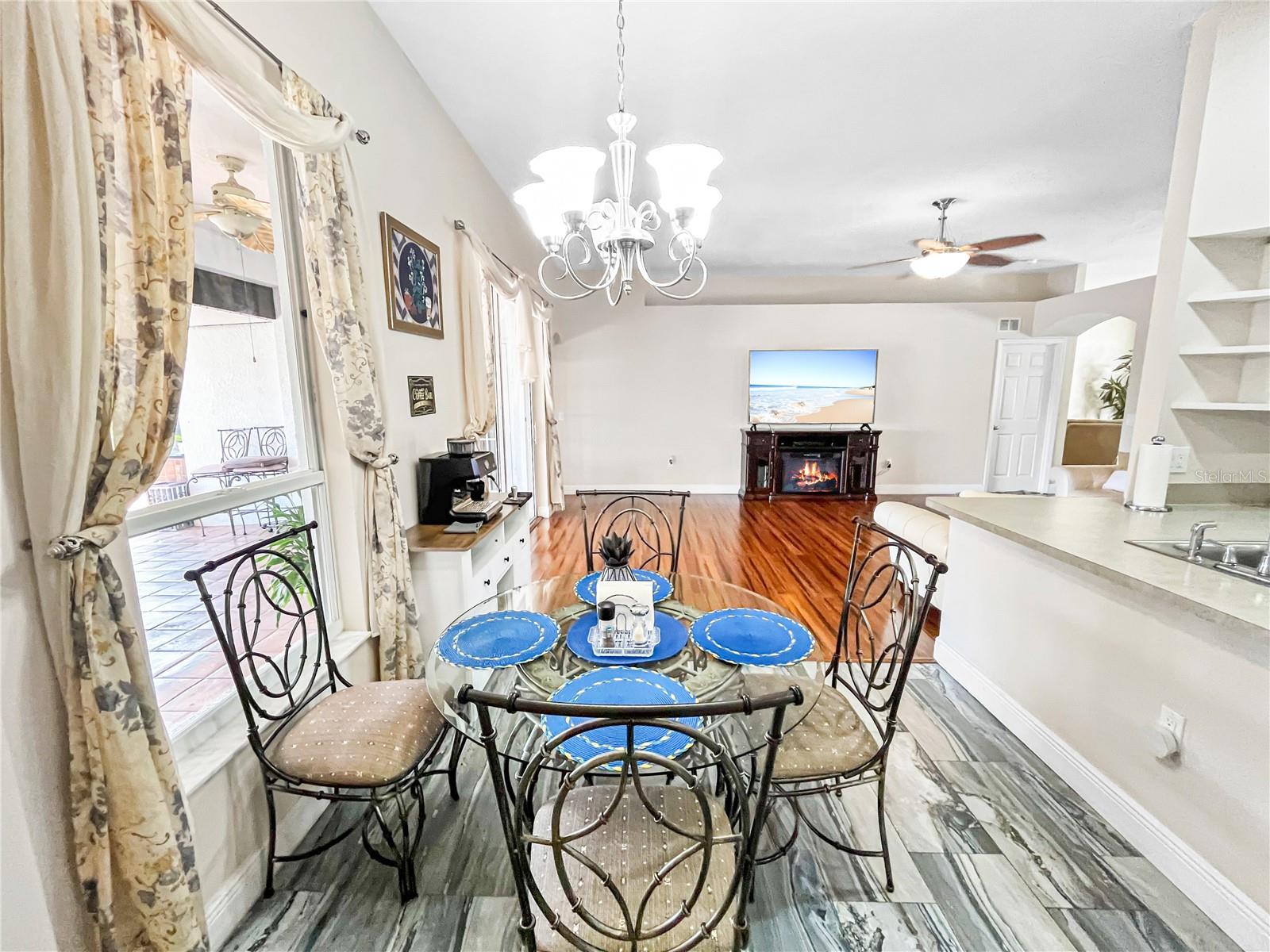 Listing photo id 9 for 1950 Folkstone Place