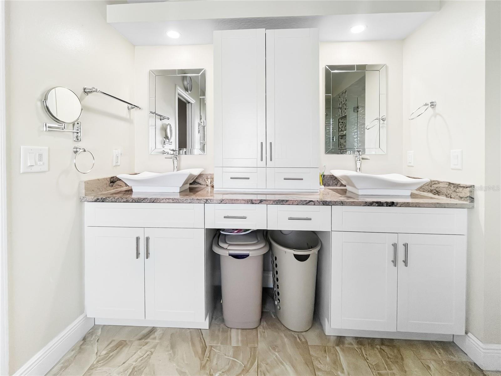 Listing photo id 20 for 1950 Folkstone Place