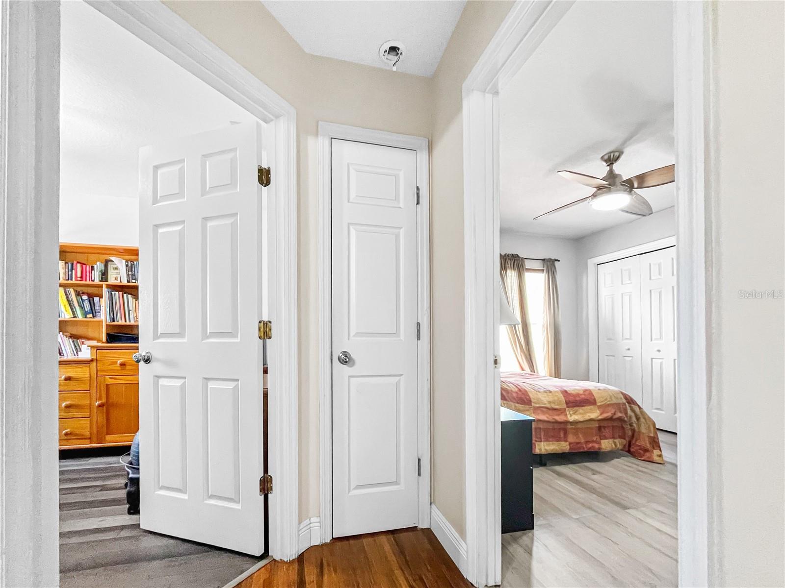 Listing photo id 24 for 1950 Folkstone Place