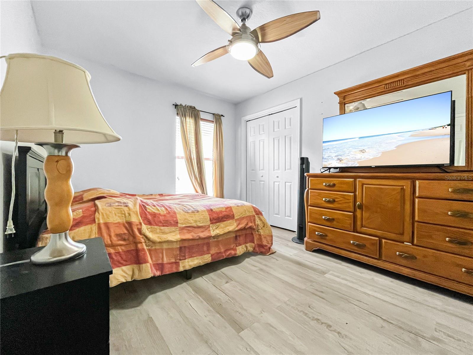 Listing photo id 25 for 1950 Folkstone Place