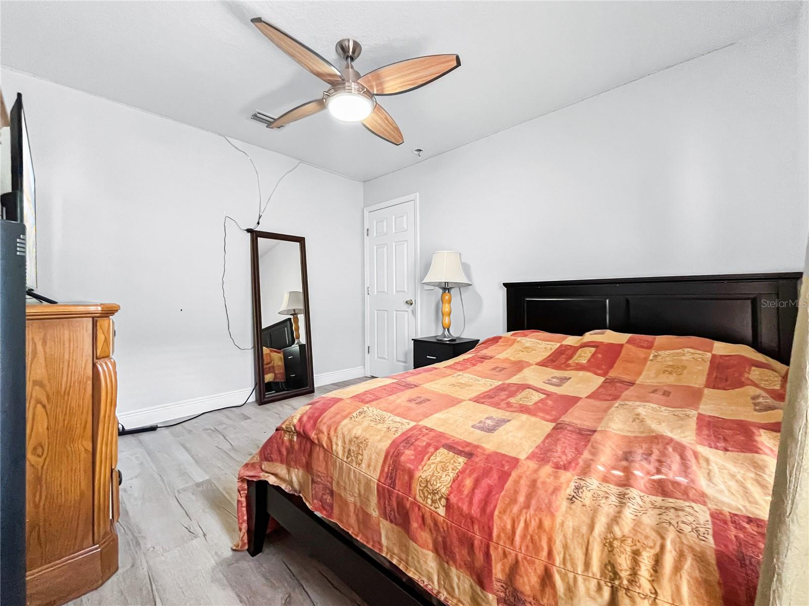 Listing photo id 26 for 1950 Folkstone Place