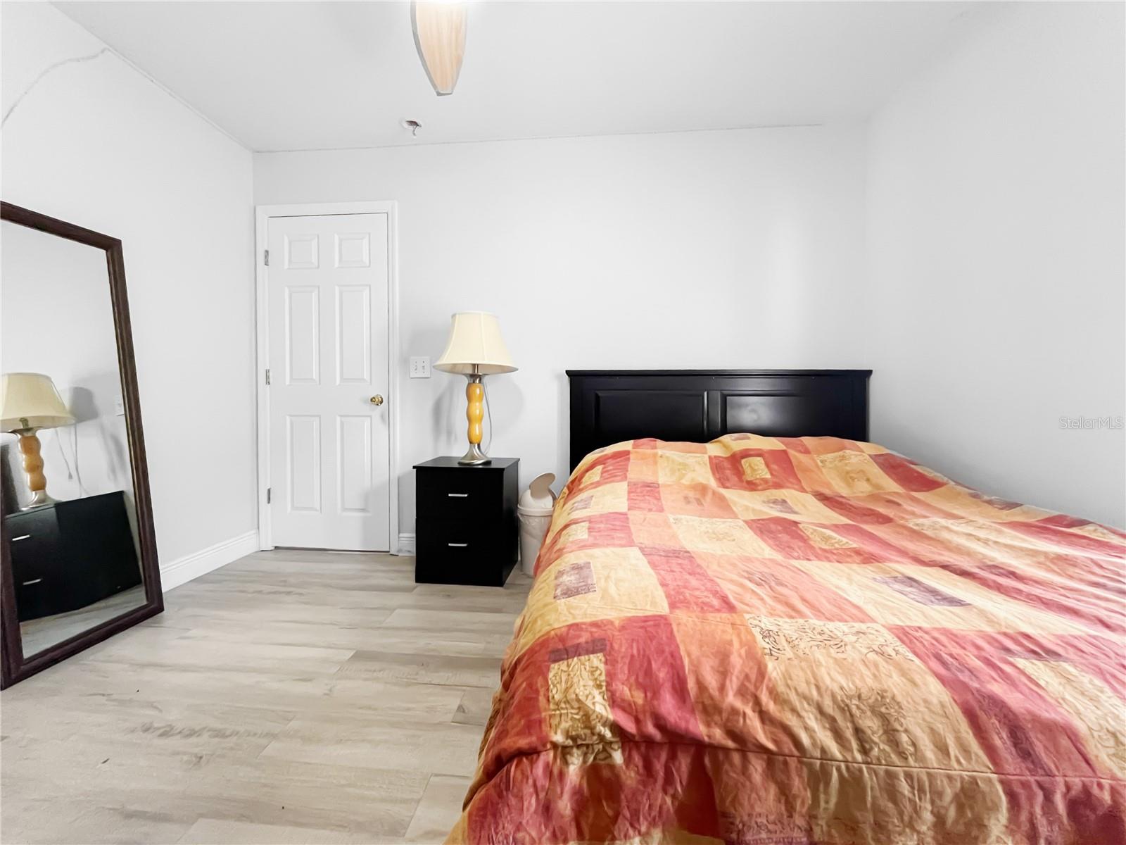 Listing photo id 27 for 1950 Folkstone Place