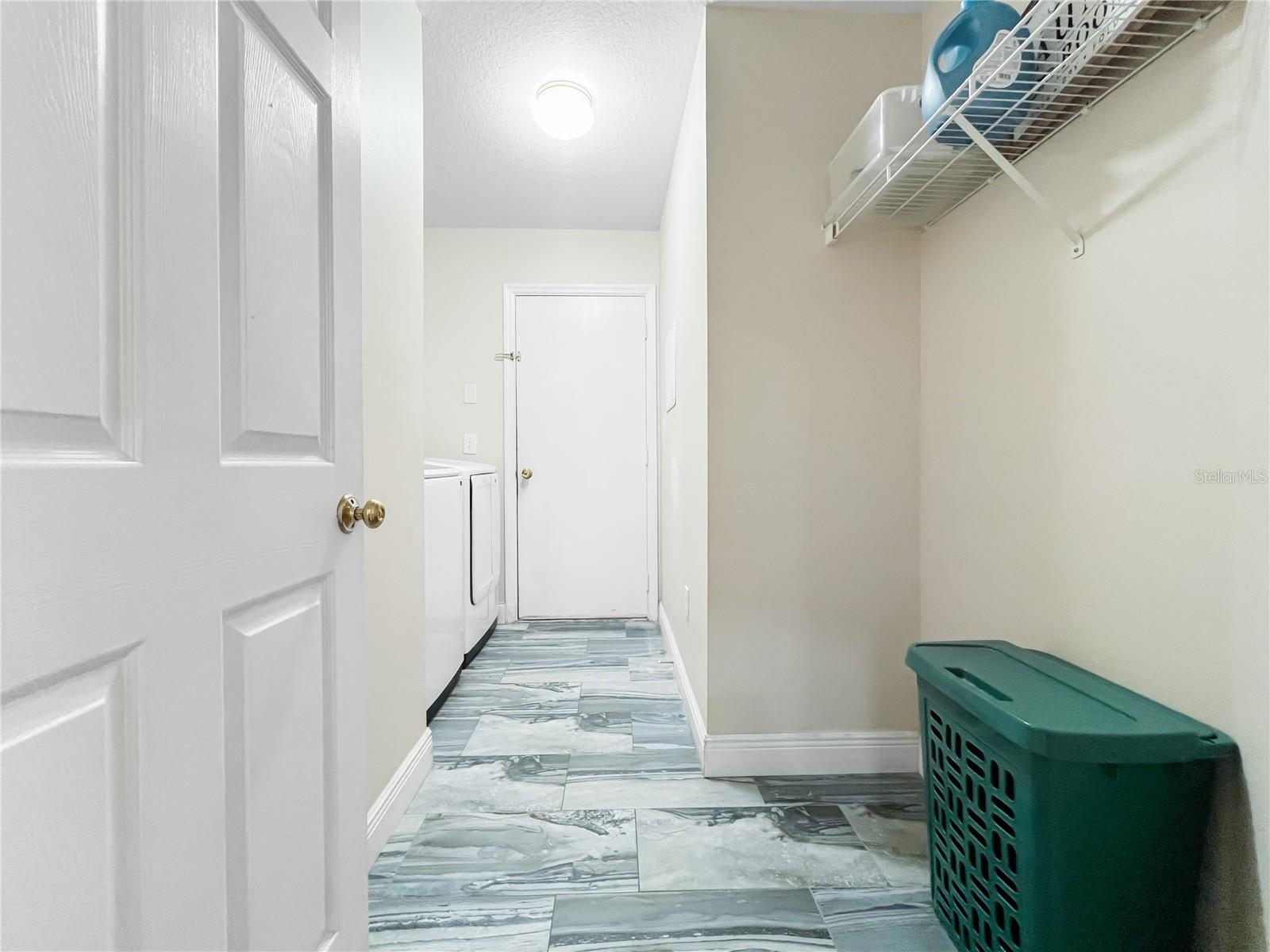 Listing photo id 43 for 1950 Folkstone Place