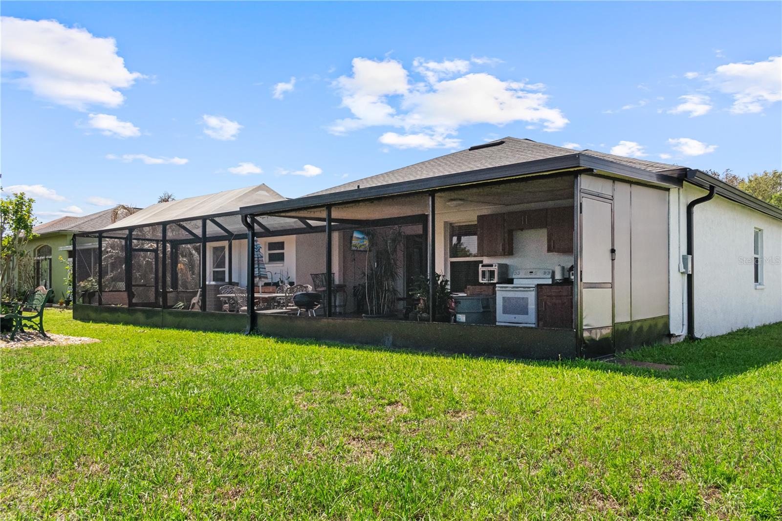 Listing photo id 47 for 1950 Folkstone Place