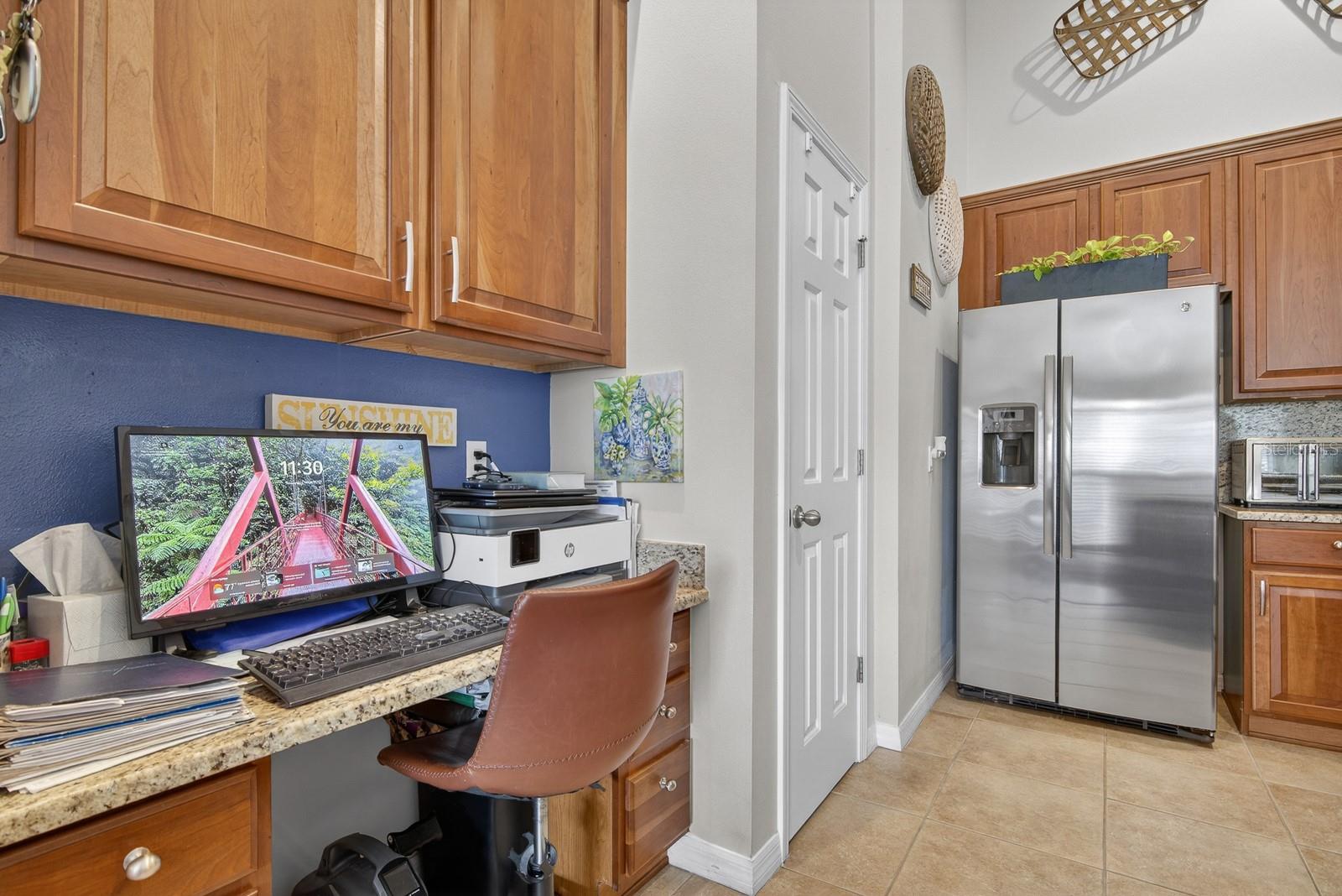 Image 14 of 29 For 8447 Shallow Creek Court