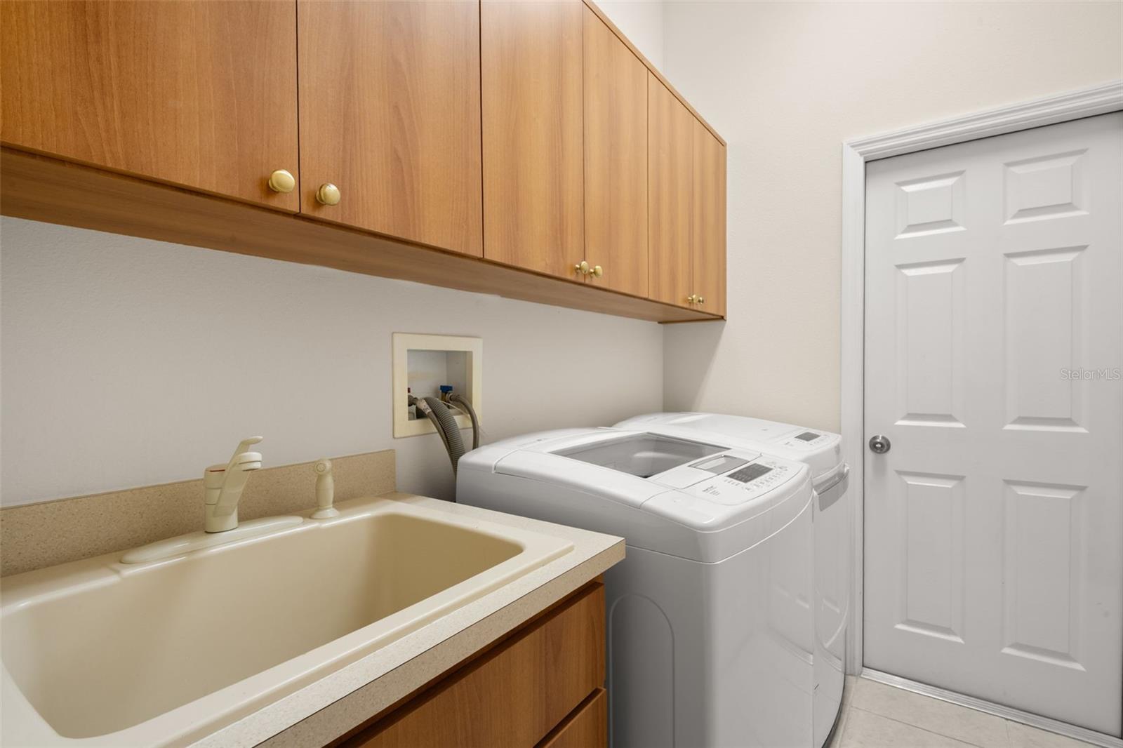 Listing photo id 27 for 13404 Thoroughbred Drive