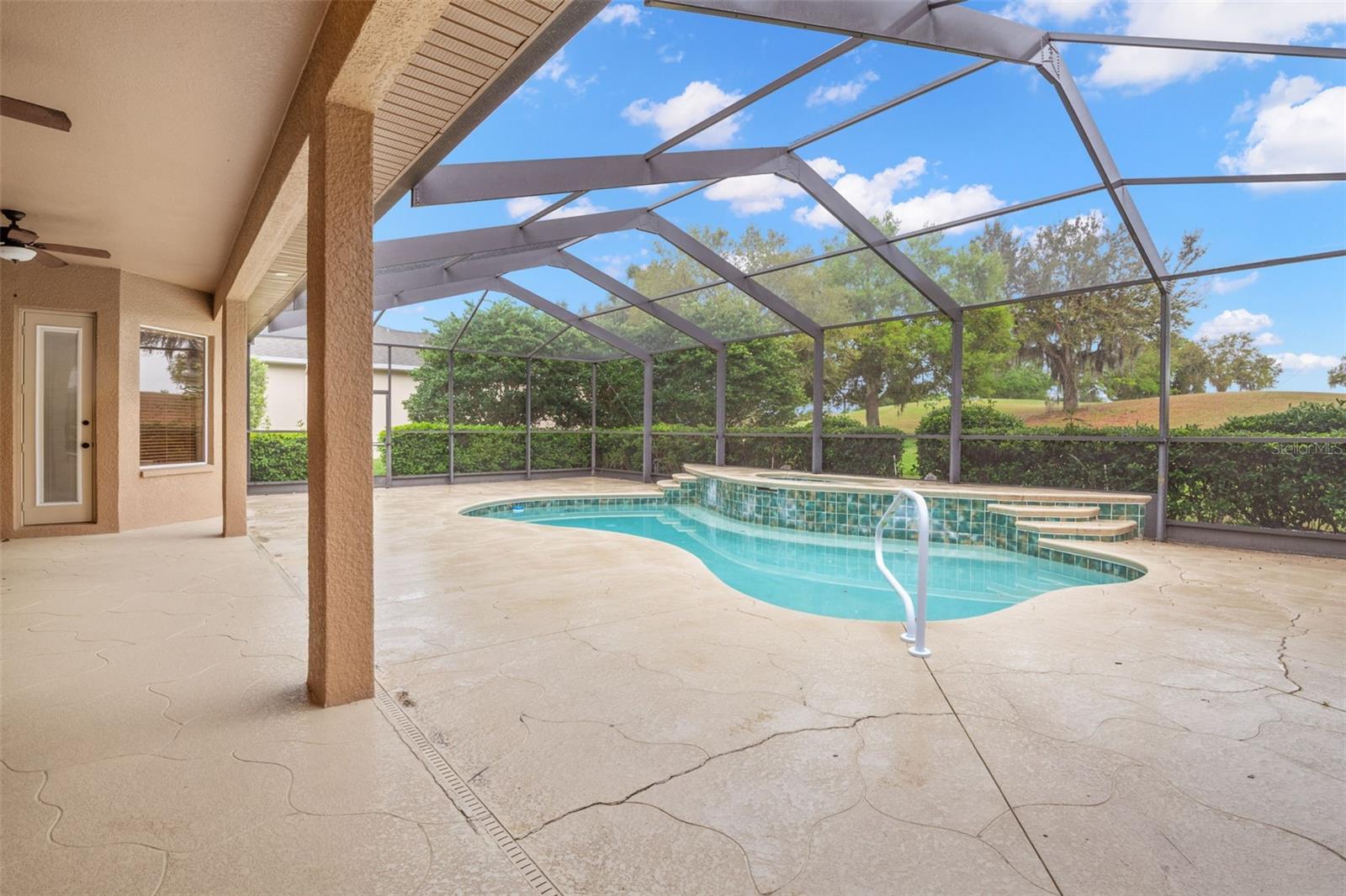 Listing photo id 28 for 13404 Thoroughbred Drive