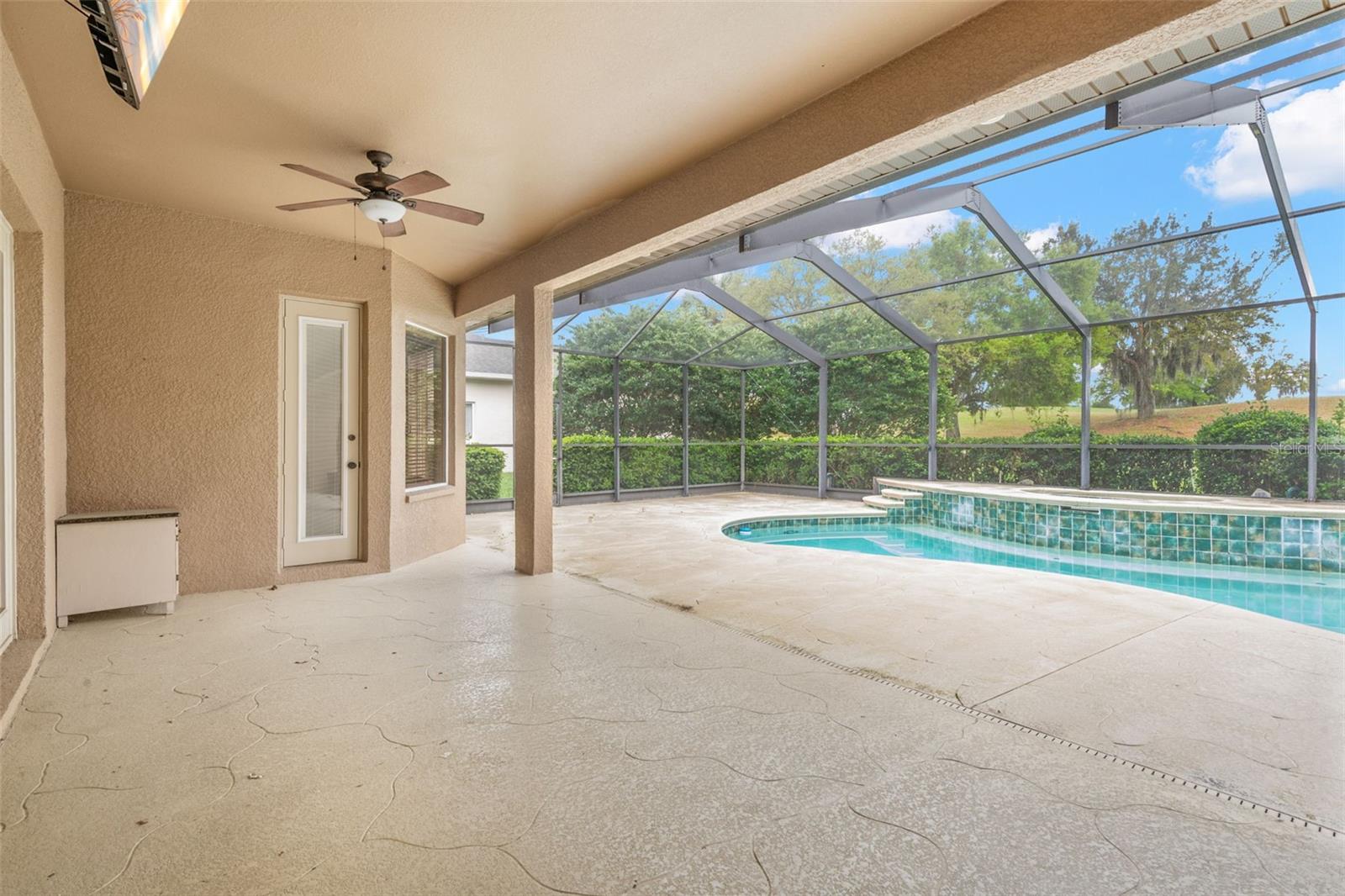 Listing photo id 29 for 13404 Thoroughbred Drive