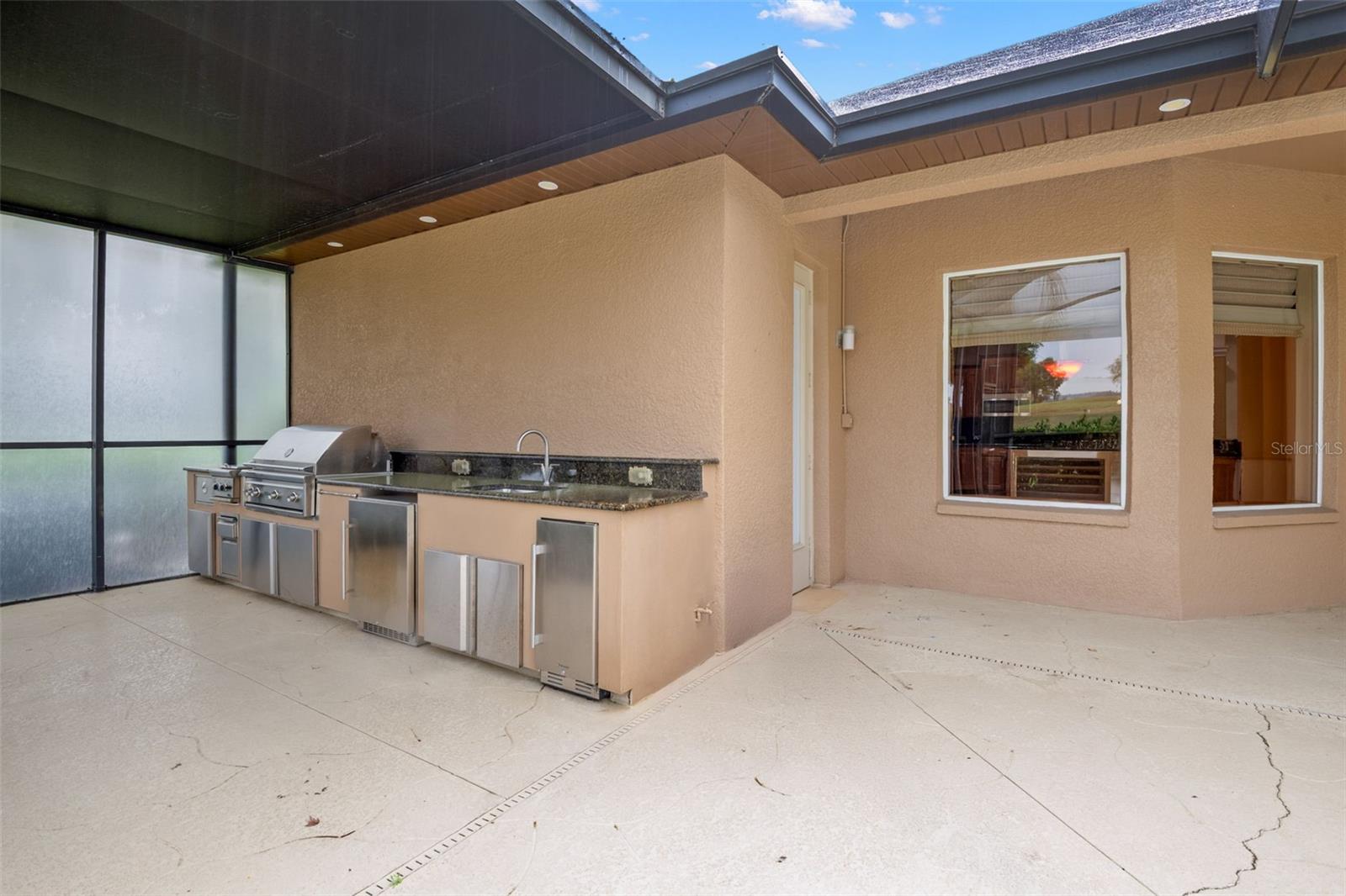 Listing photo id 30 for 13404 Thoroughbred Drive