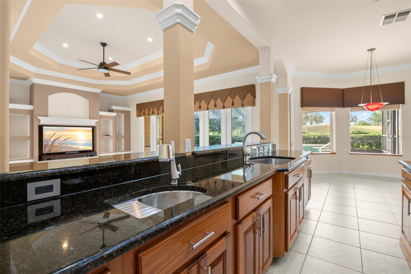 Listing photo id 7 for 13404 Thoroughbred Drive