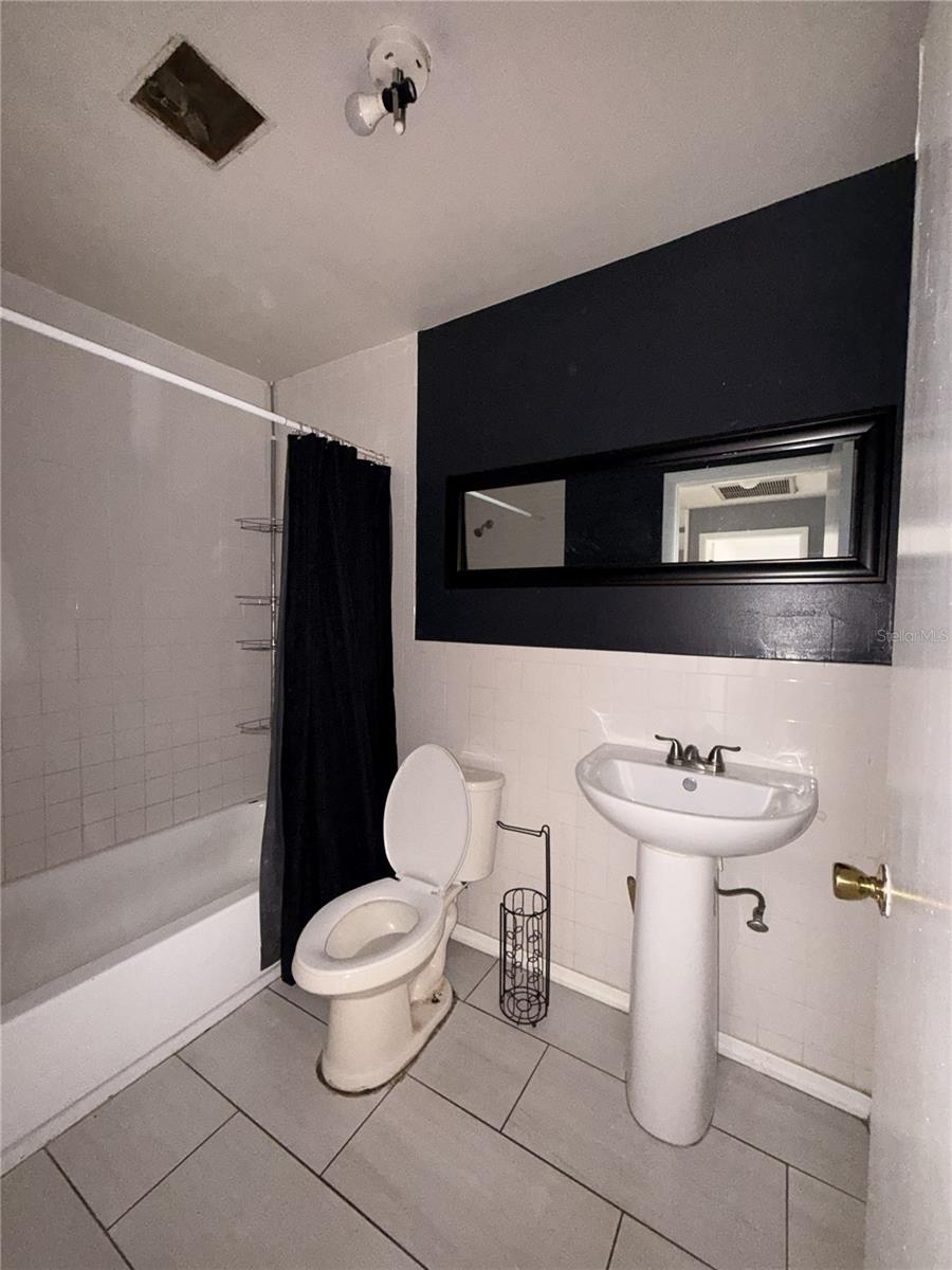 Image 10 of 27 For 136 Myrtle Avenue