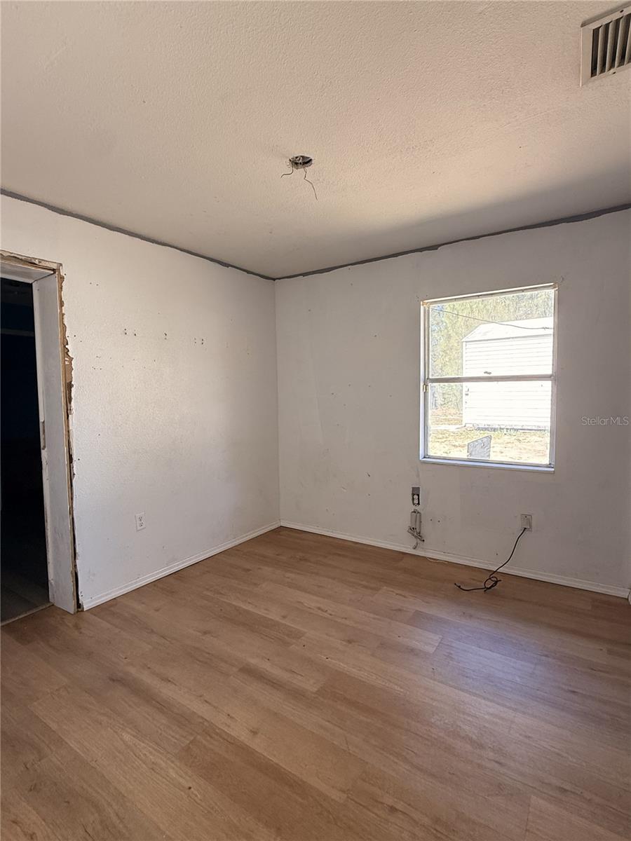 Image 13 of 27 For 136 Myrtle Avenue