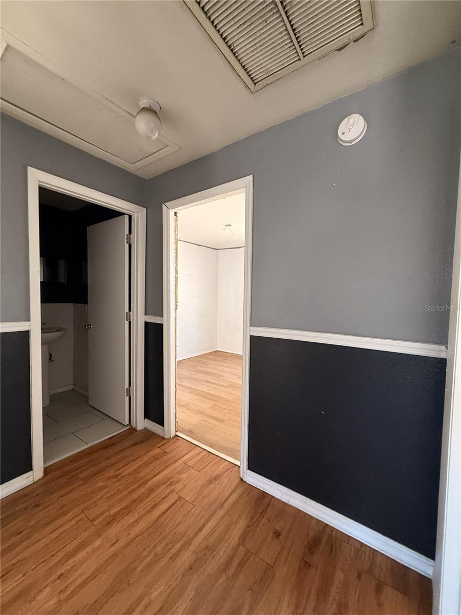 Image 7 of 27 For 136 Myrtle Avenue