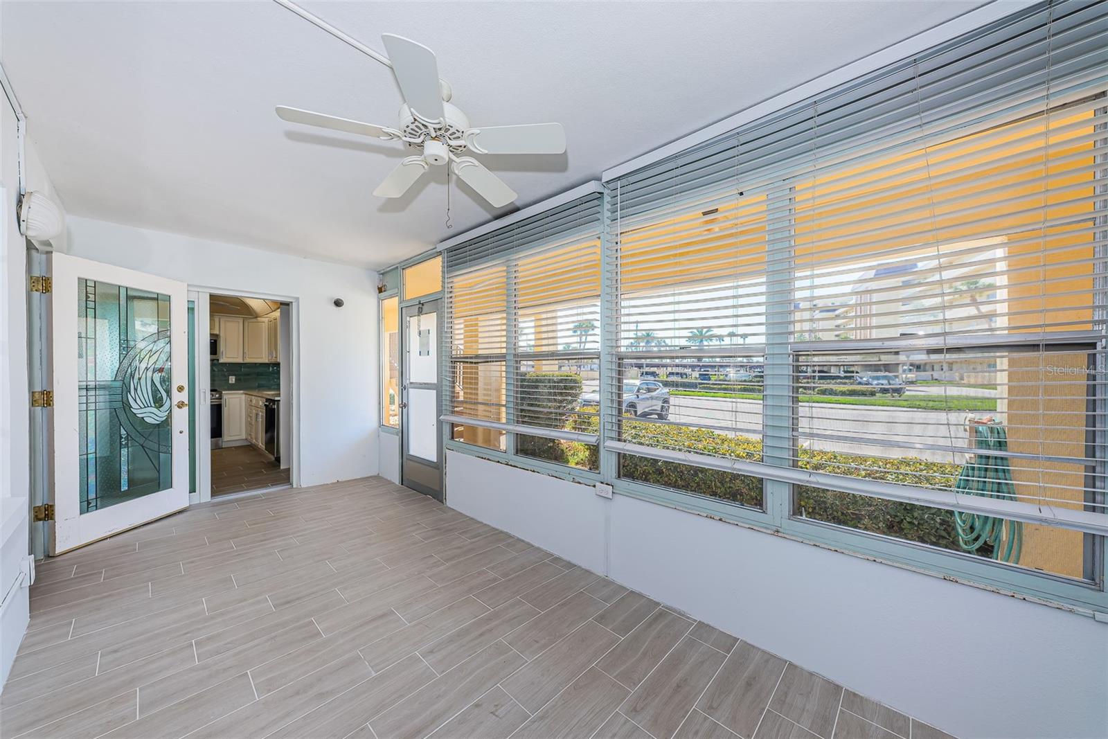 Image 11 of 58 For 4700 Cove Circle 110