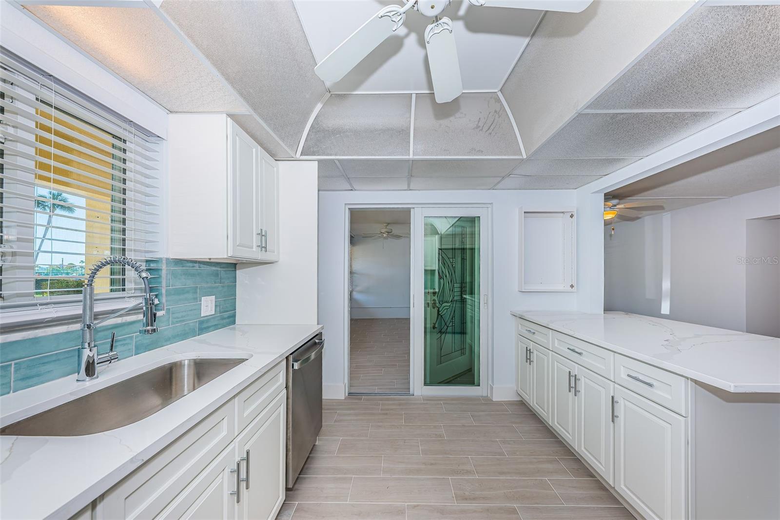 Image 16 of 58 For 4700 Cove Circle 110