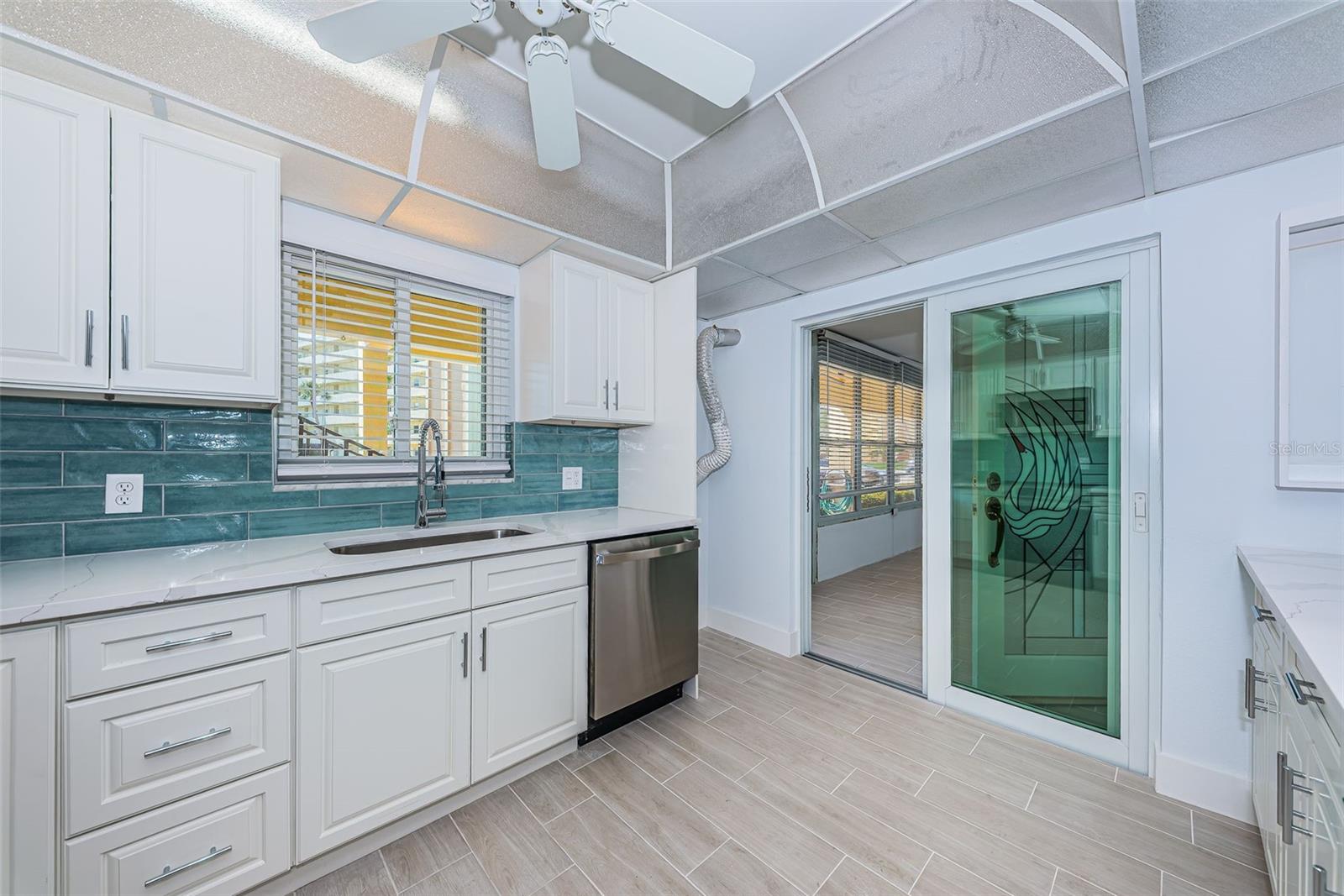 Image 17 of 58 For 4700 Cove Circle 110