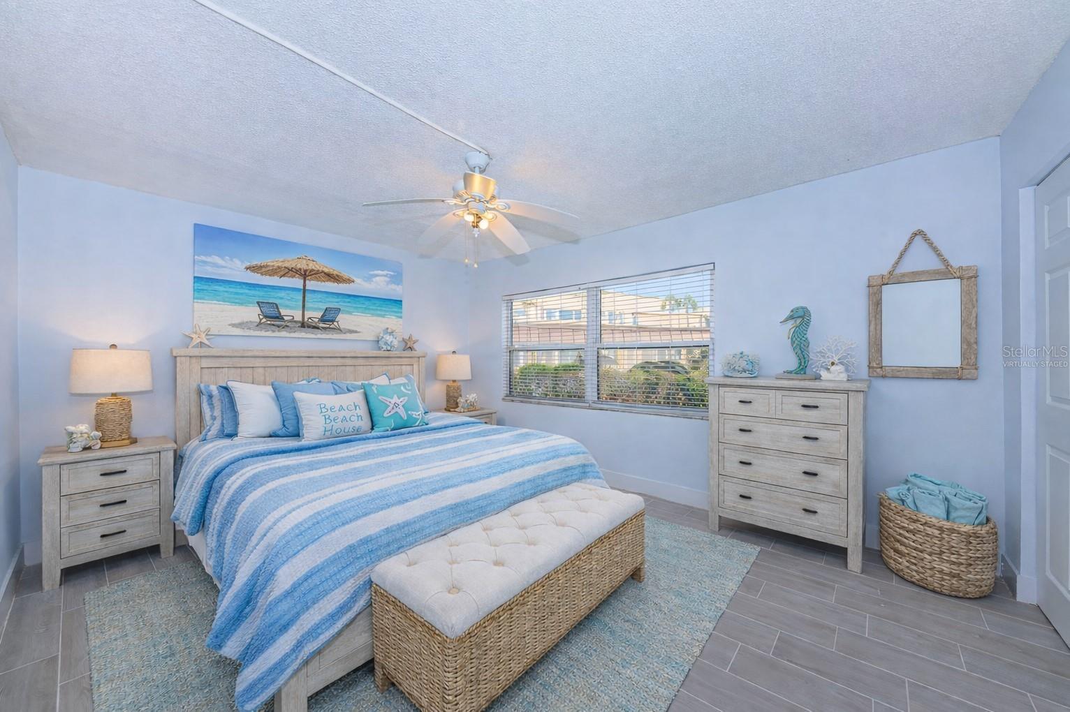 Image 23 of 58 For 4700 Cove Circle 110