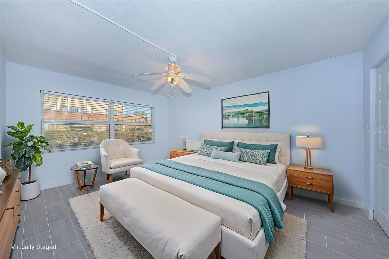 Image 24 of 58 For 4700 Cove Circle 110