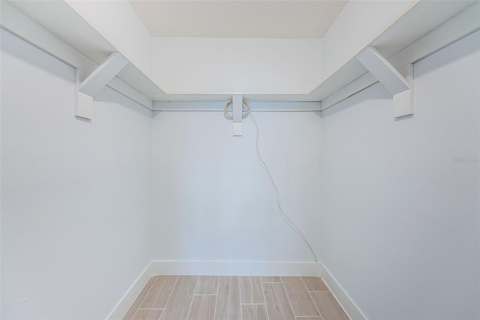 Image 31 of 58 For 4700 Cove Circle 110