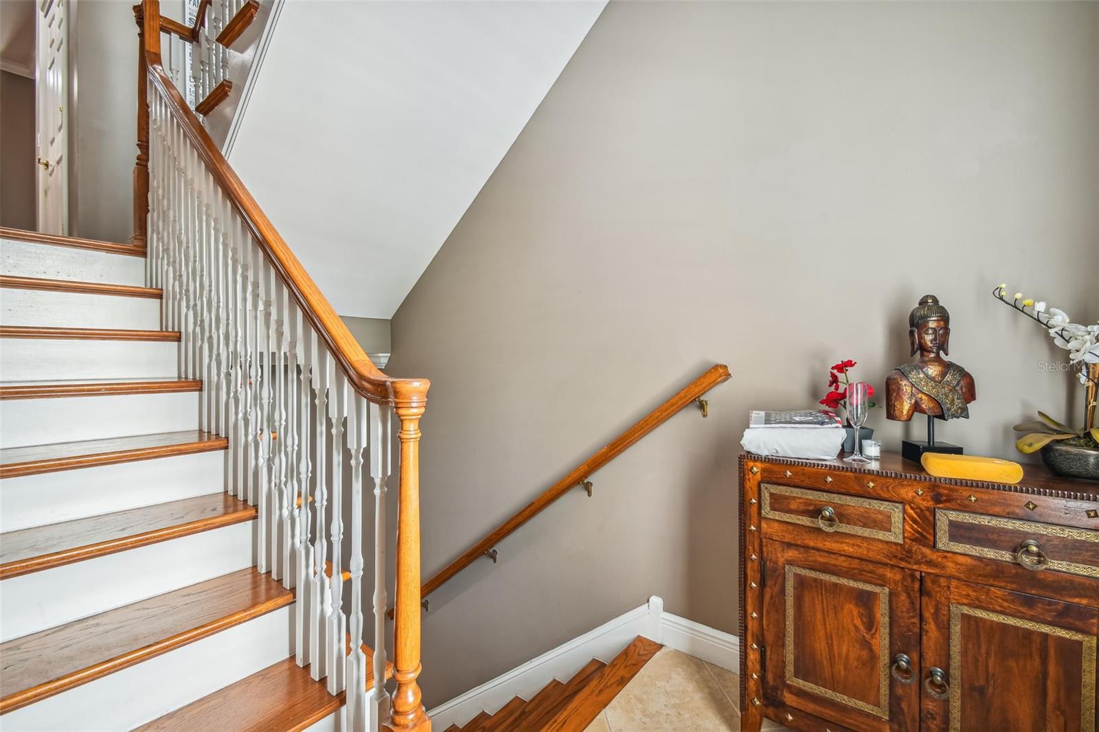 Image 11 of 25 For 1001 Rome Avenue 11