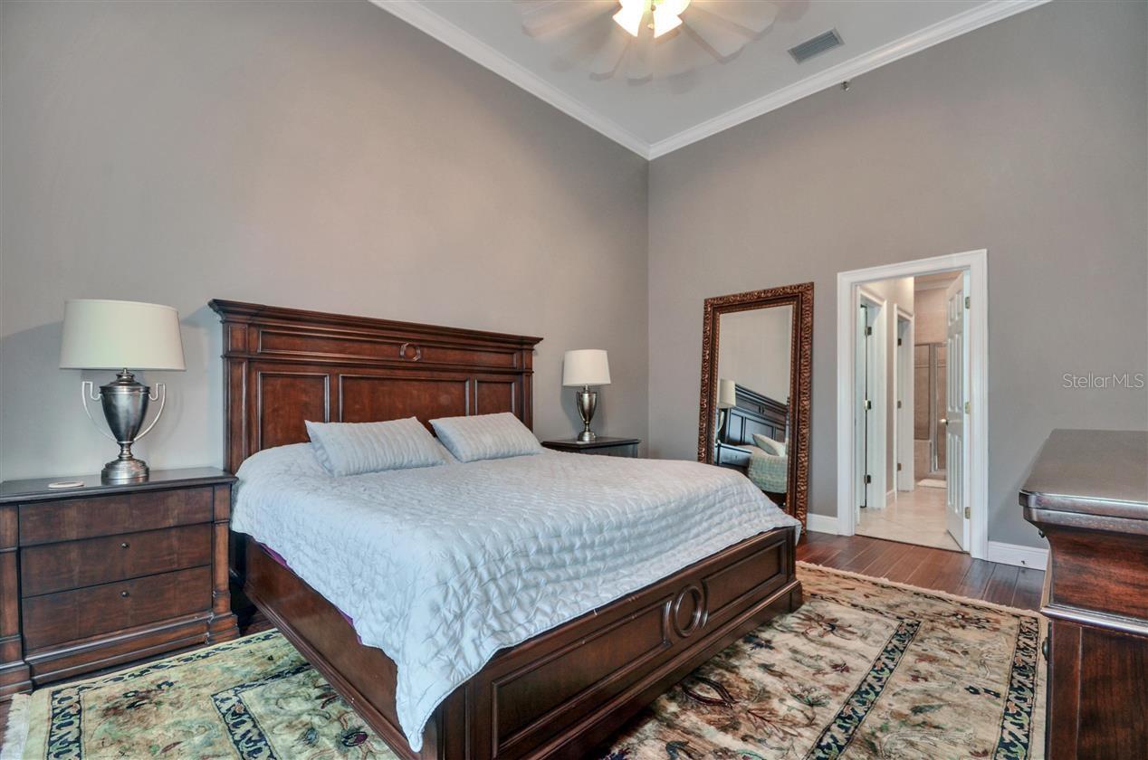 Image 13 of 25 For 1001 Rome Avenue 11