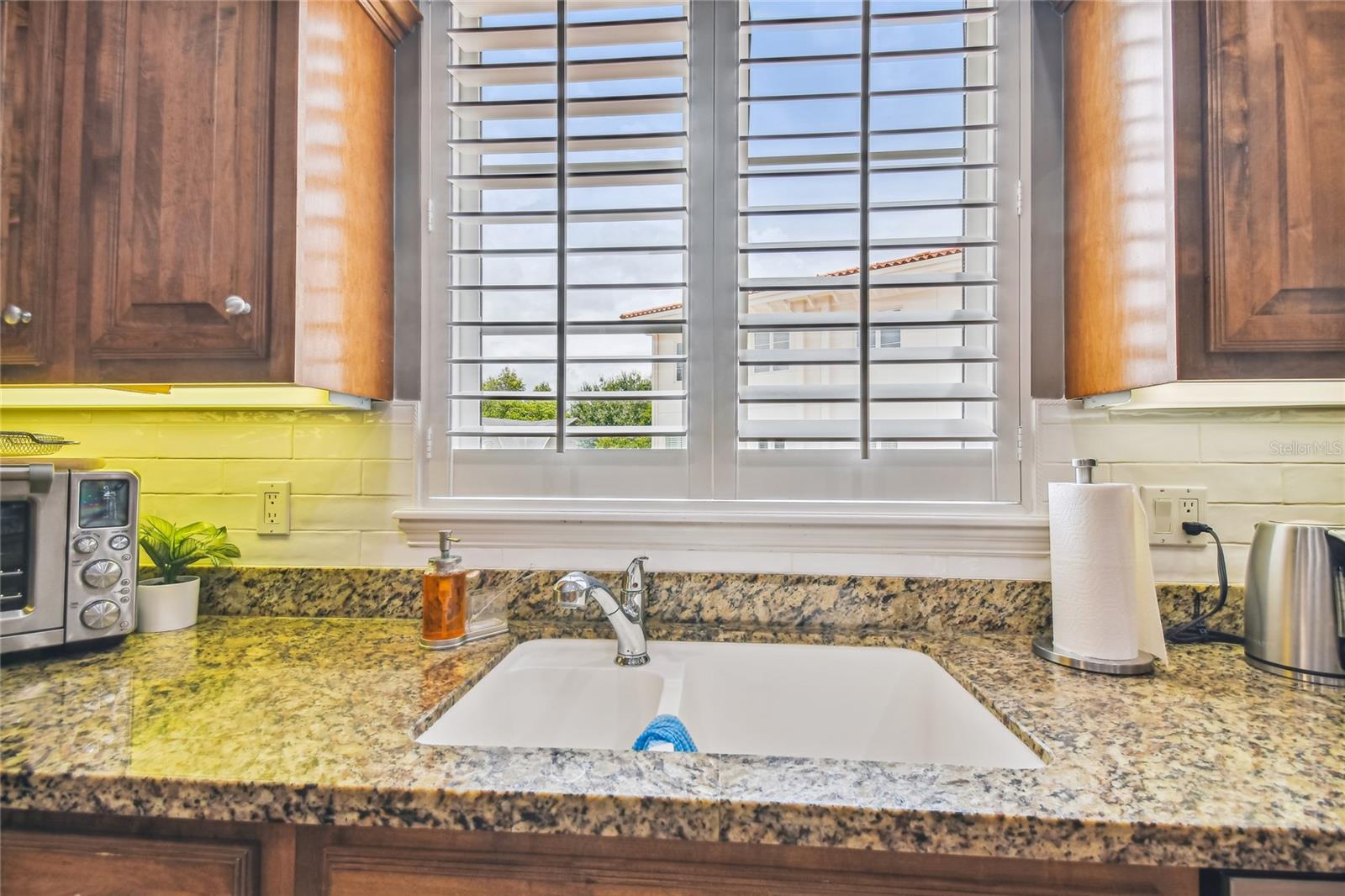 Image 7 of 25 For 1001 Rome Avenue 11