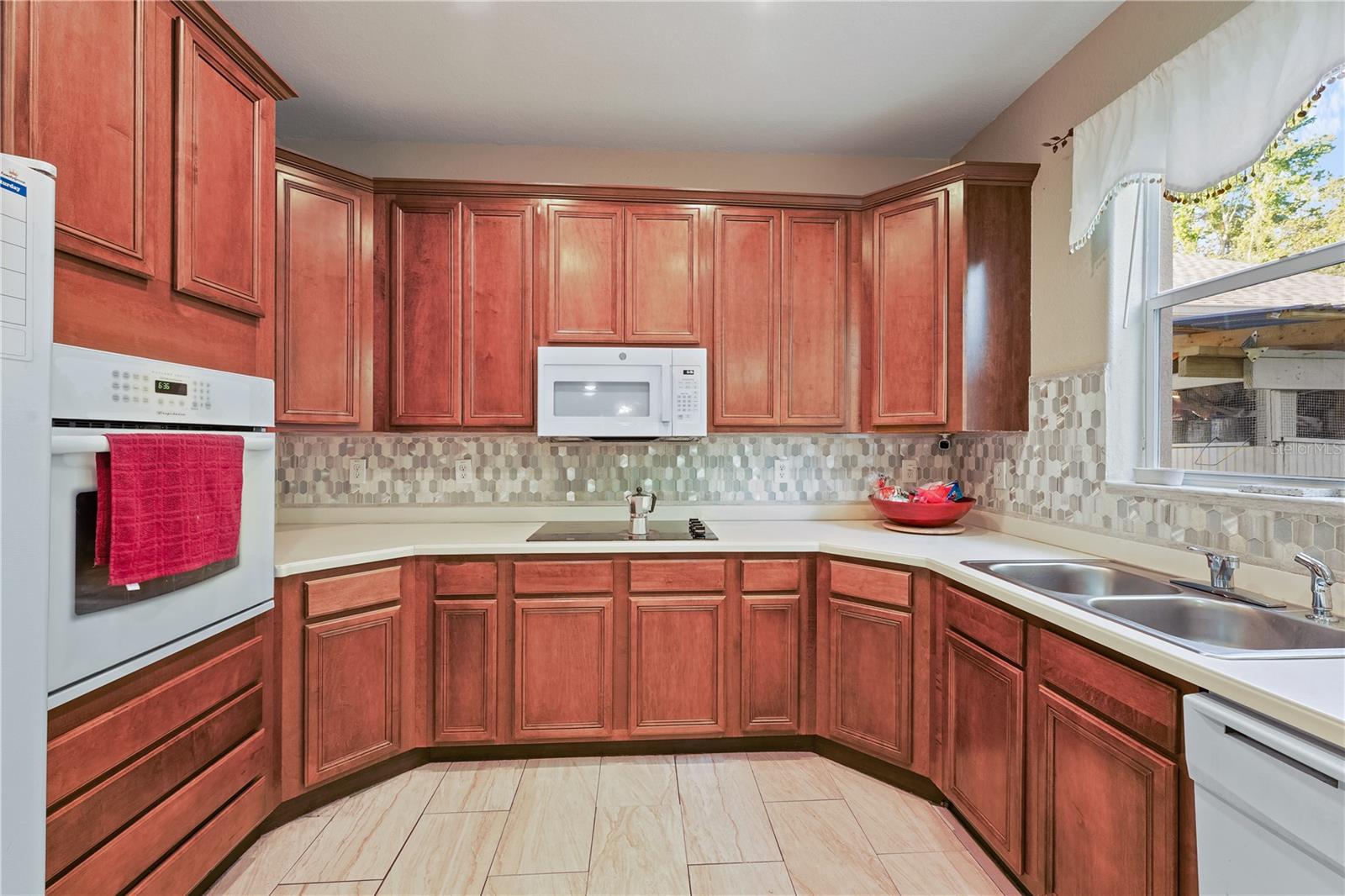 Image 11 of 35 For 10702 Deerberry Drive