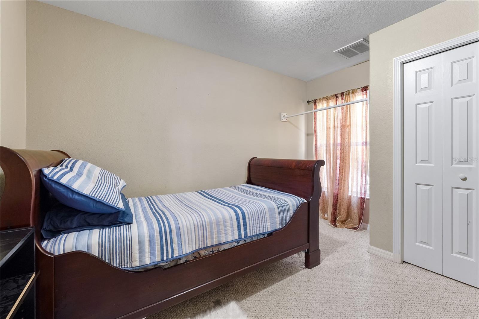 Image 14 of 35 For 10702 Deerberry Drive