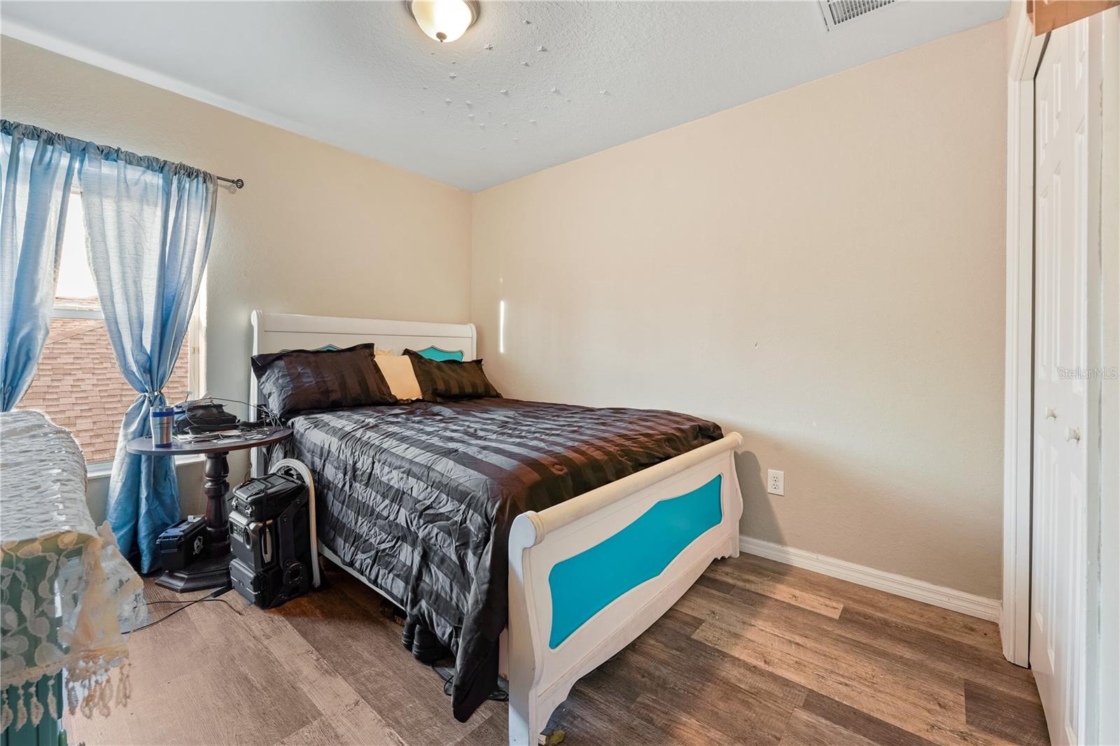 Image 15 of 35 For 10702 Deerberry Drive