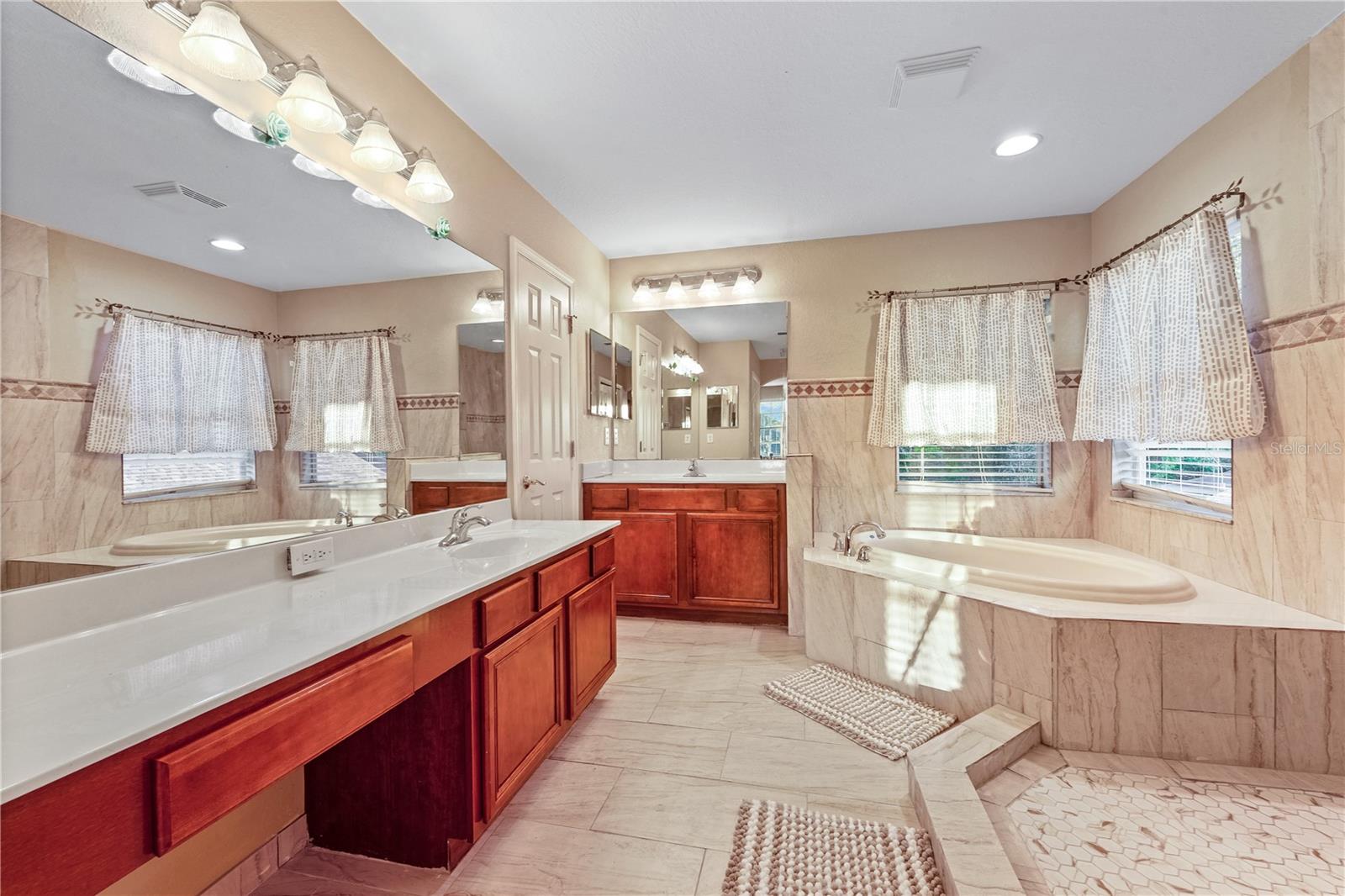 Image 19 of 35 For 10702 Deerberry Drive