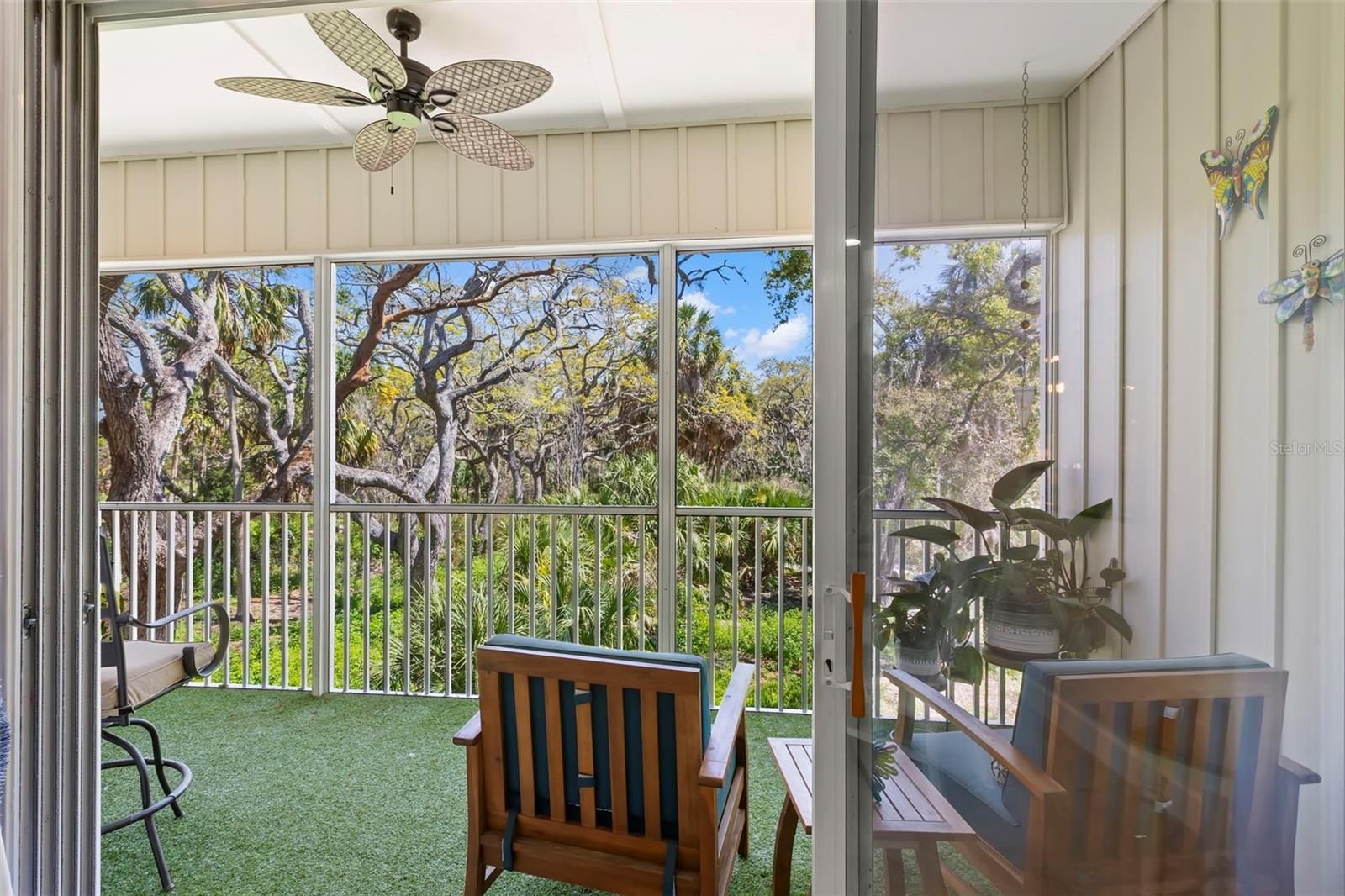 Image 13 of 63 For 5918 Anchorage Way S