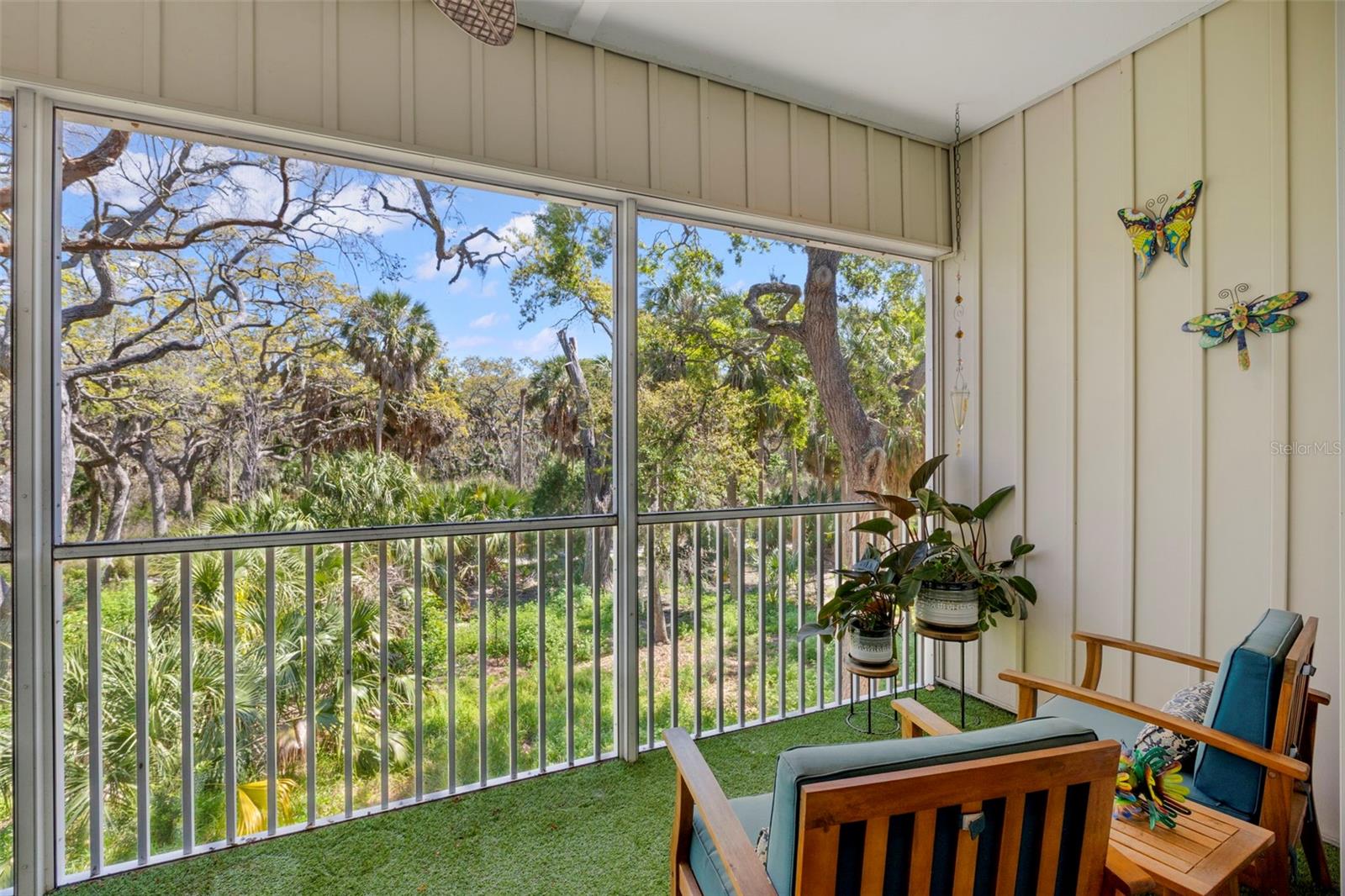 Image 14 of 63 For 5918 Anchorage Way S