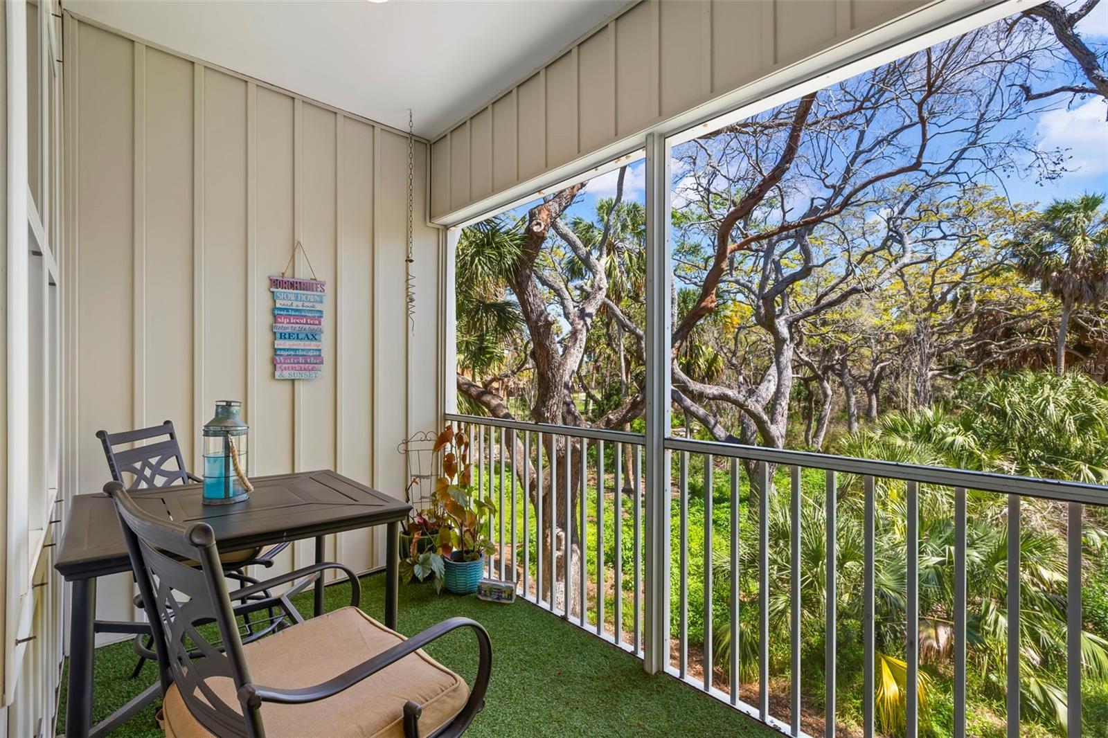 Image 15 of 63 For 5918 Anchorage Way S