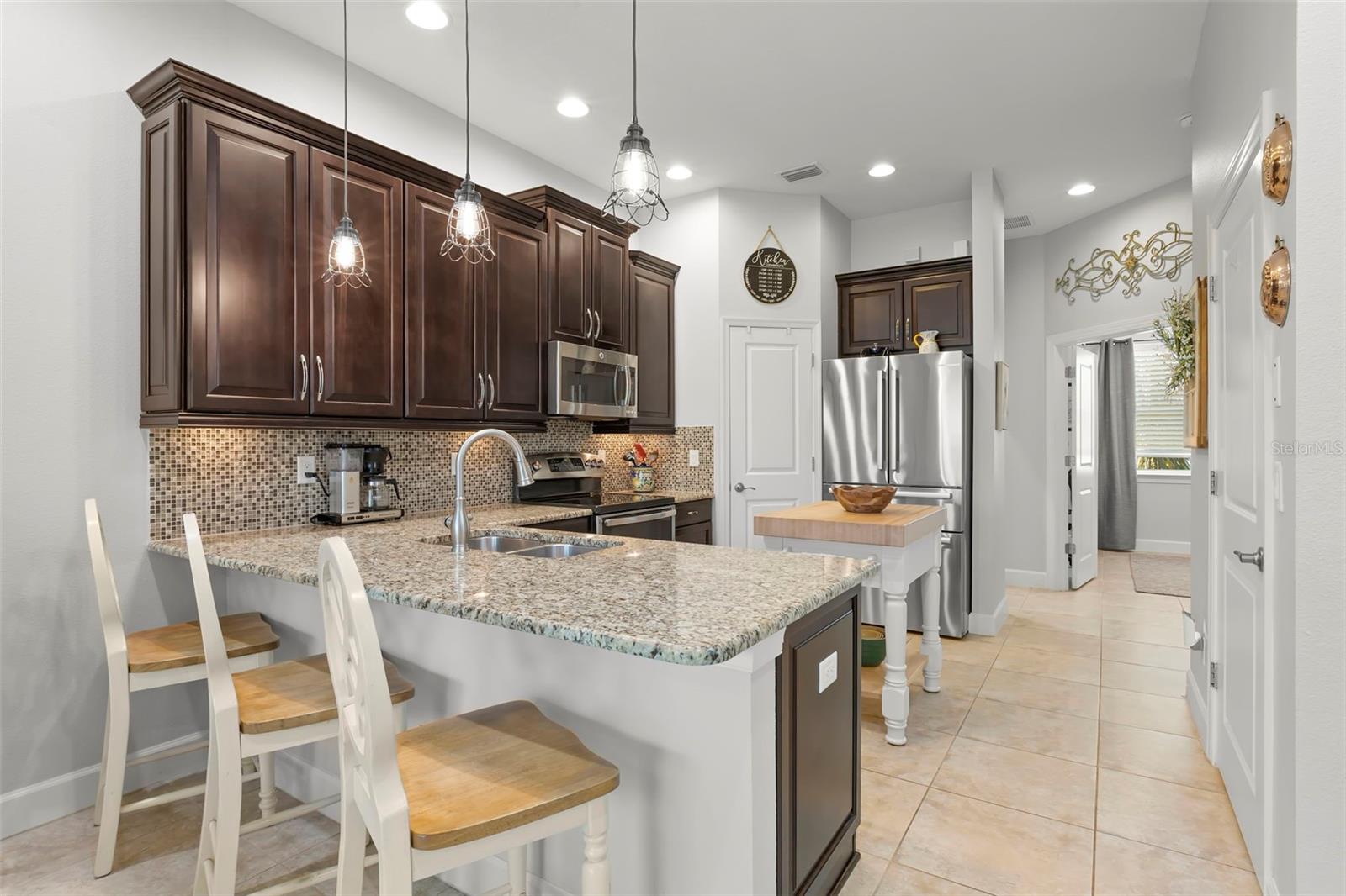 Image 17 of 63 For 5918 Anchorage Way S