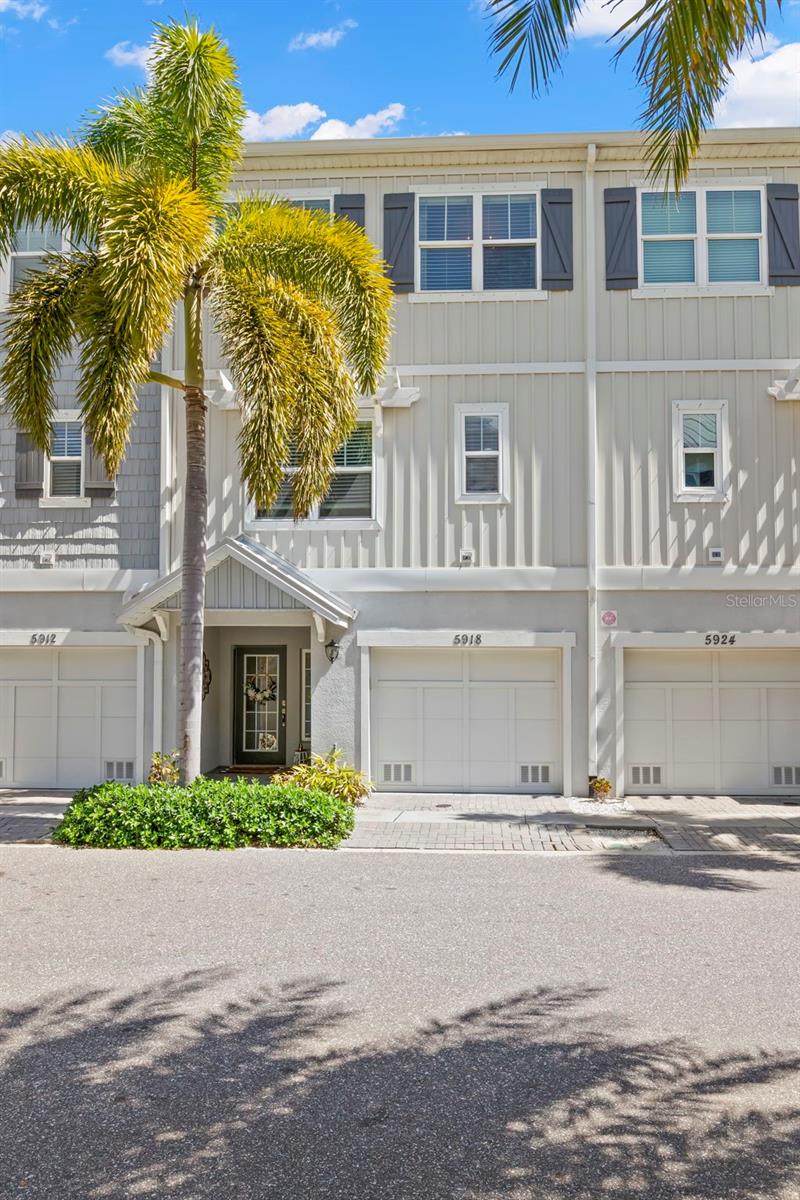 Image 2 of 63 For 5918 Anchorage Way S