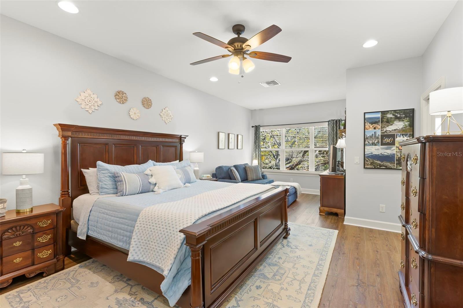 Image 27 of 63 For 5918 Anchorage Way S