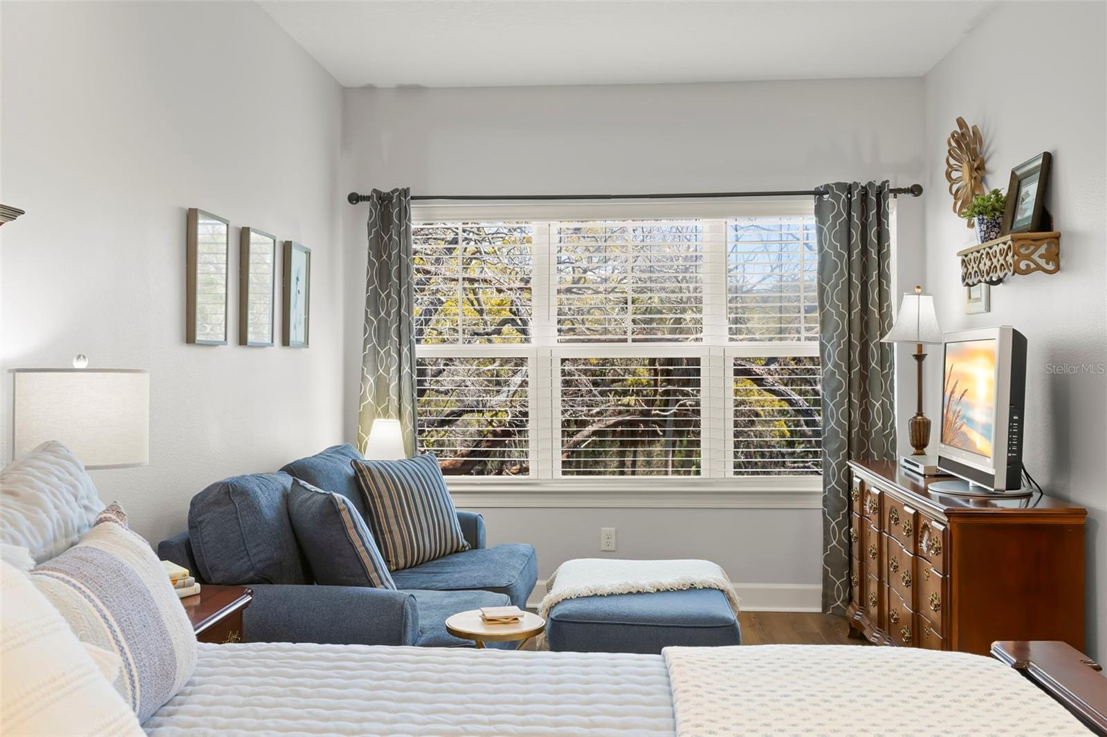 Image 28 of 63 For 5918 Anchorage Way S