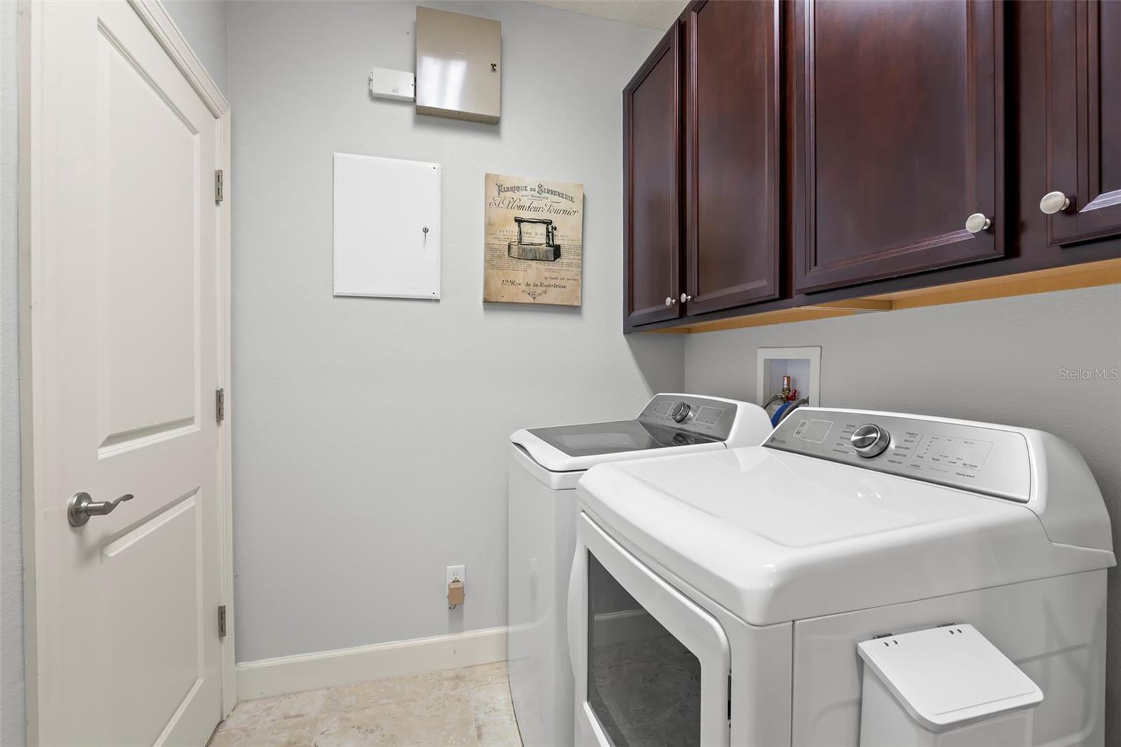 Image 37 of 63 For 5918 Anchorage Way S