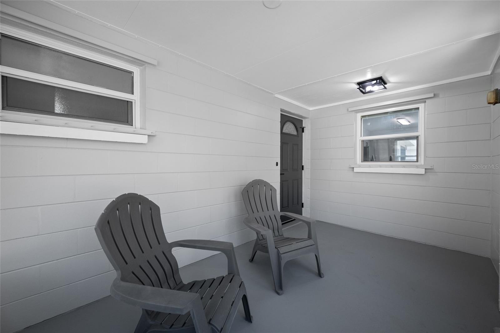 Listing photo id 8 for 1100 81st Avenue N