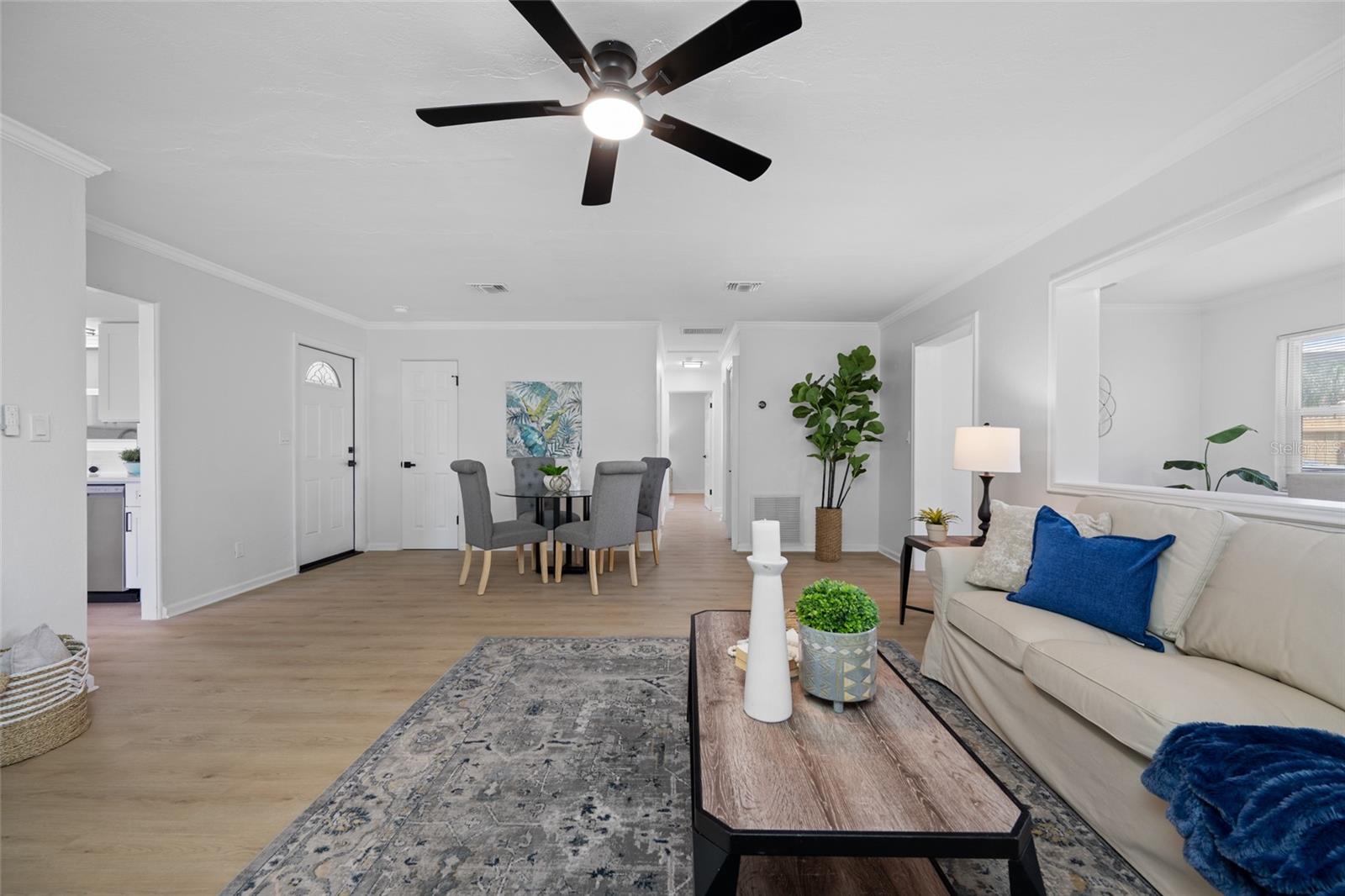 Listing photo id 12 for 1100 81st Avenue N