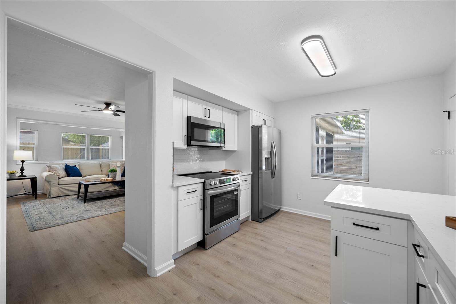 Listing photo id 19 for 1100 81st Avenue N