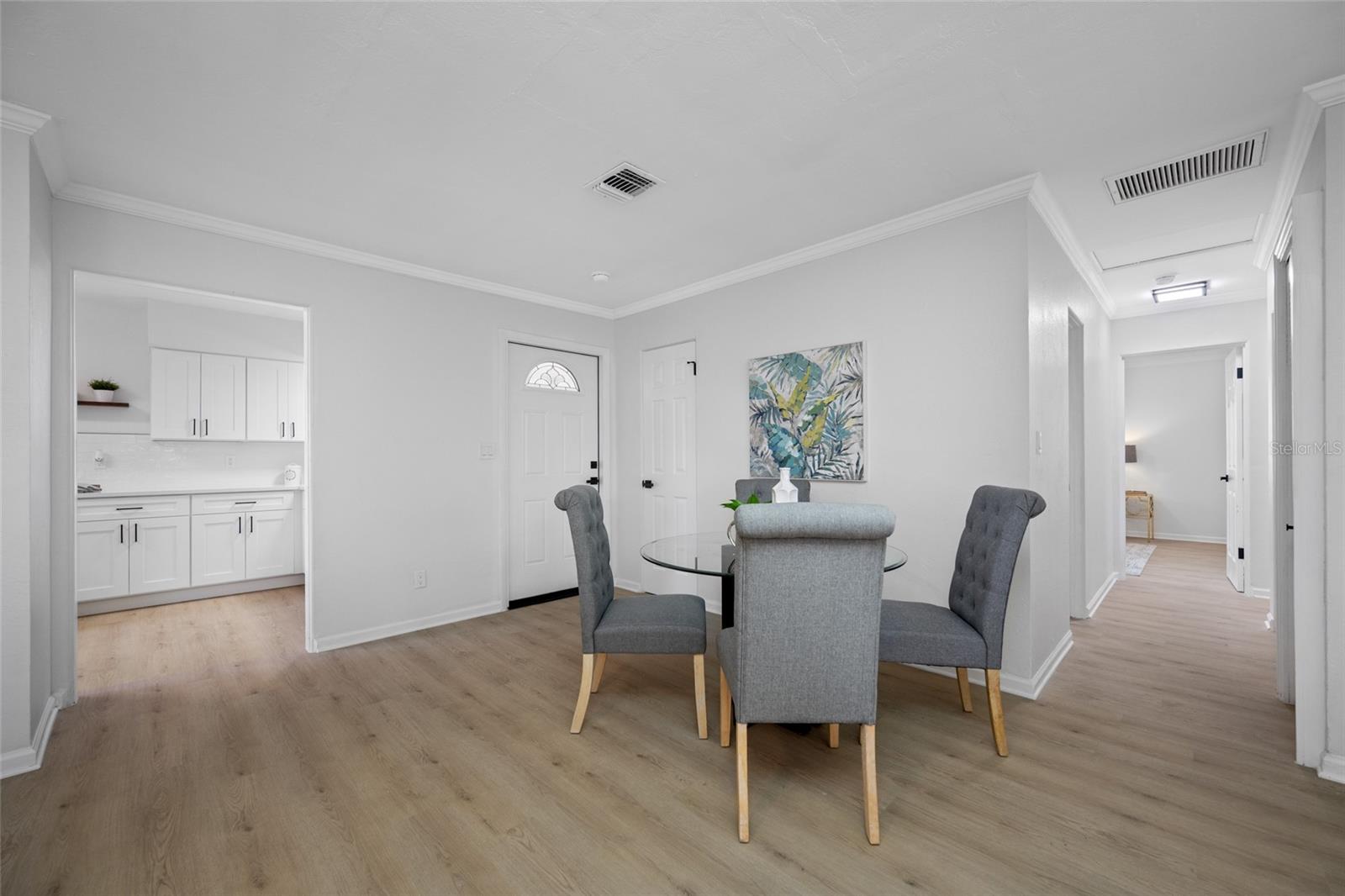 Listing photo id 21 for 1100 81st Avenue N