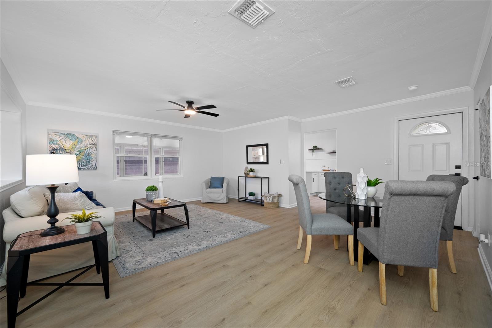 Listing photo id 22 for 1100 81st Avenue N