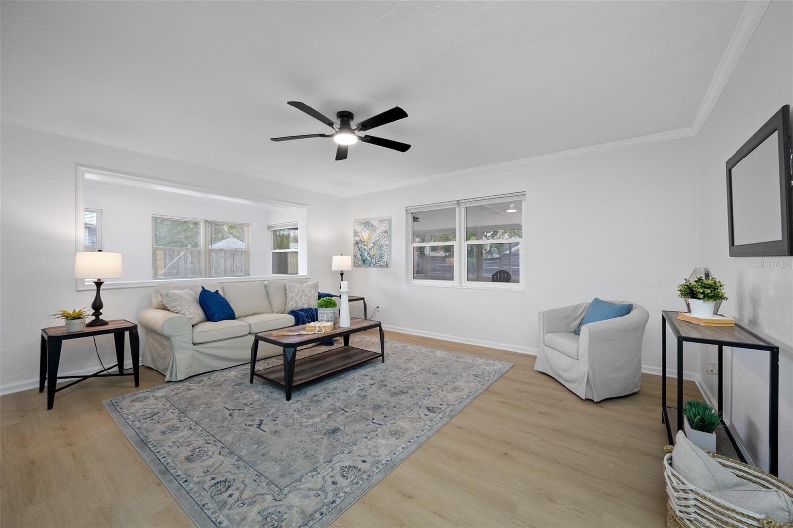 Listing photo id 24 for 1100 81st Avenue N