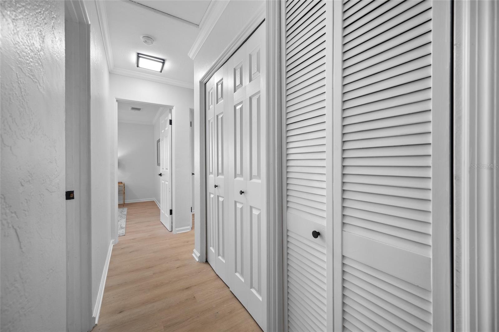 Listing photo id 29 for 1100 81st Avenue N