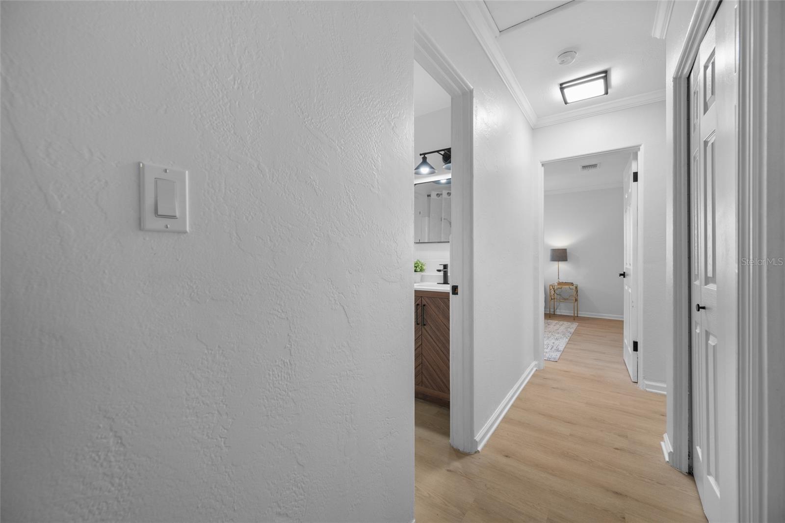 Listing photo id 30 for 1100 81st Avenue N