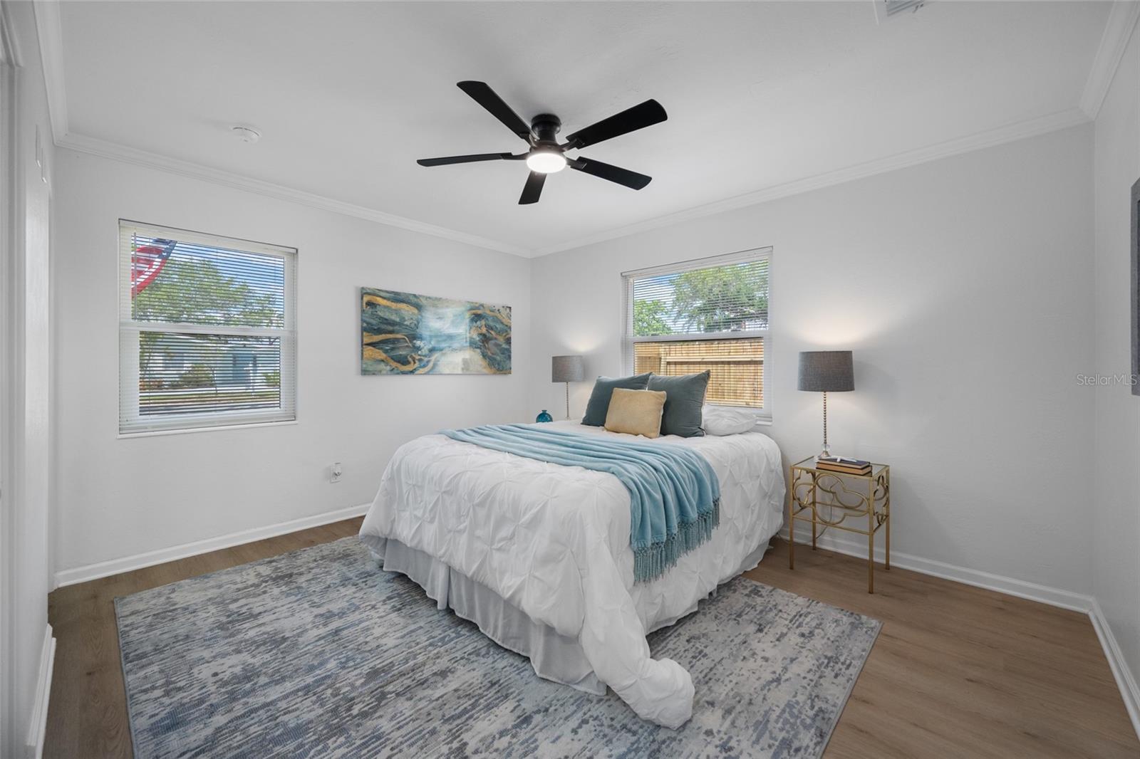 Listing photo id 33 for 1100 81st Avenue N