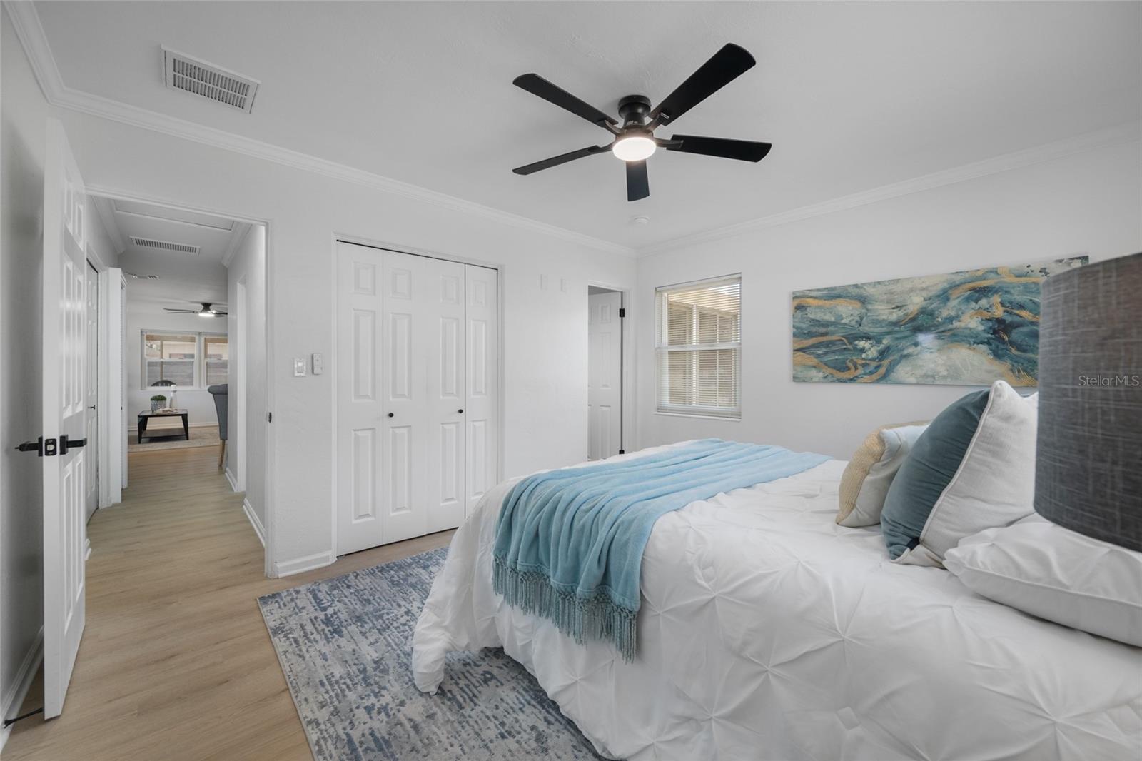 Listing photo id 34 for 1100 81st Avenue N