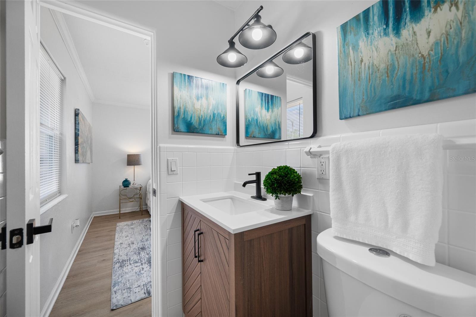 Listing photo id 38 for 1100 81st Avenue N